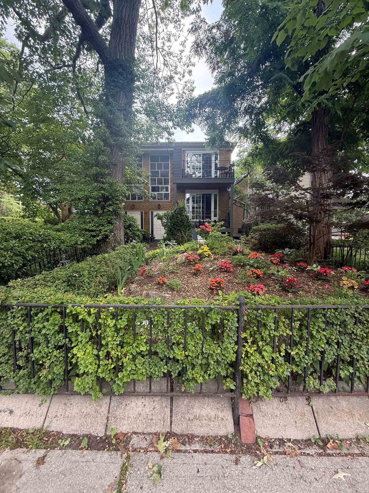 Photo 11 of Unit Lower, 185 Silver Birch Avenue, Toronto, The Beaches — HOMEH