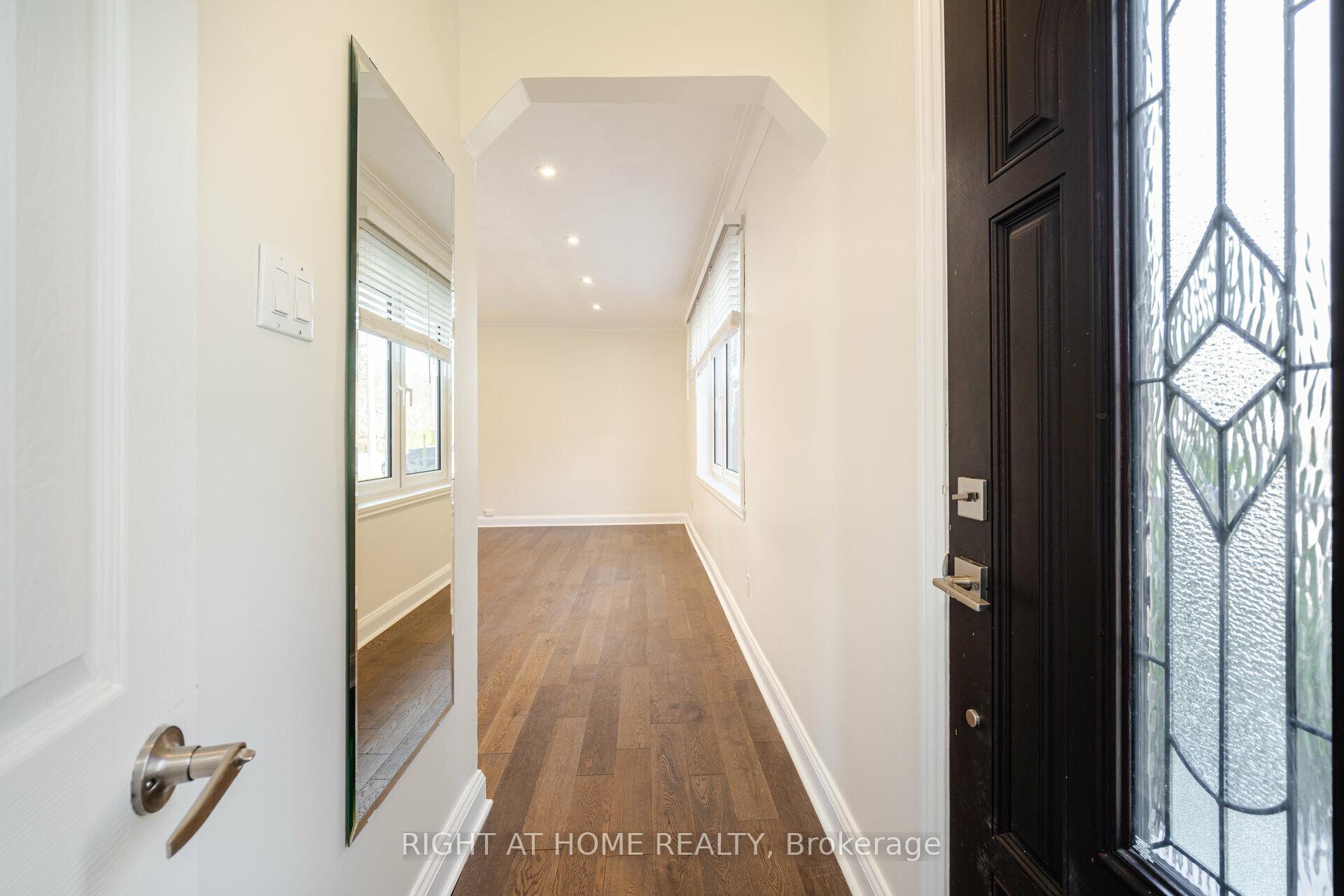 Photo 5 of 154 Martin Grove Road, Etobicoke, Islington-City Centre West — HOMEH