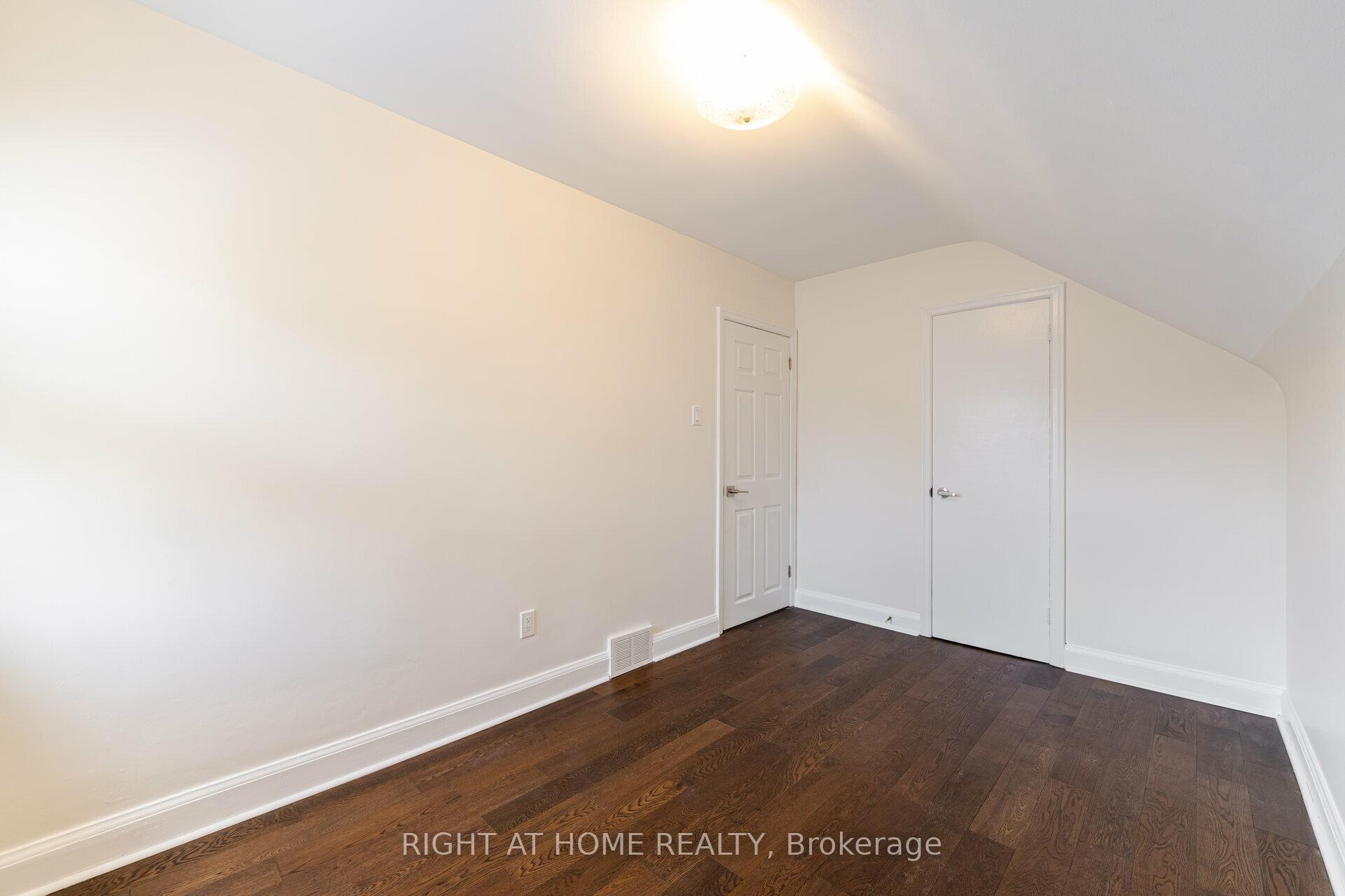Photo 19 of 154 Martin Grove Road, Etobicoke, Islington-City Centre West — HOMEH
