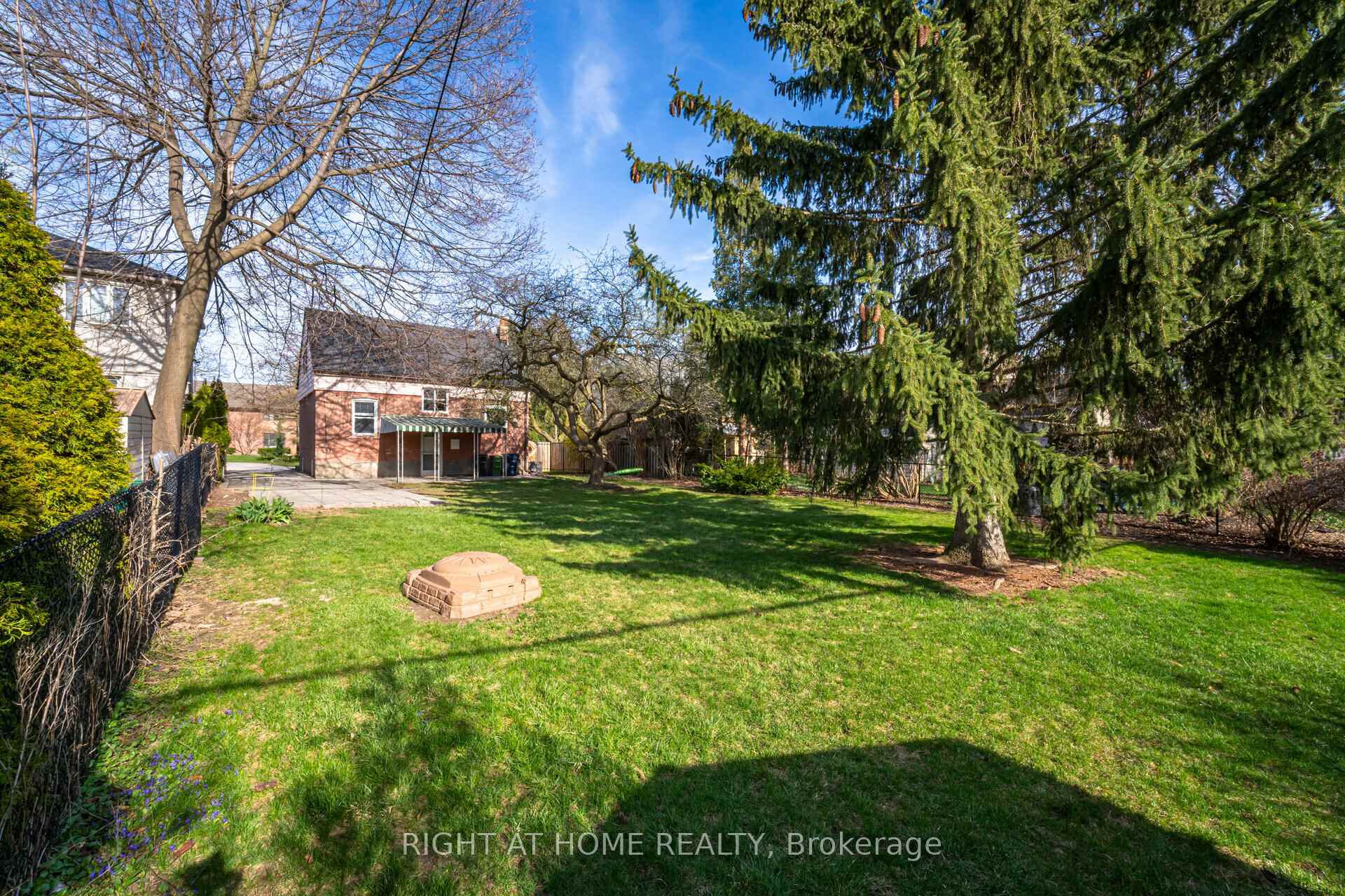Photo 30 of 154 Martin Grove Road, Etobicoke, Islington-City Centre West — HOMEH