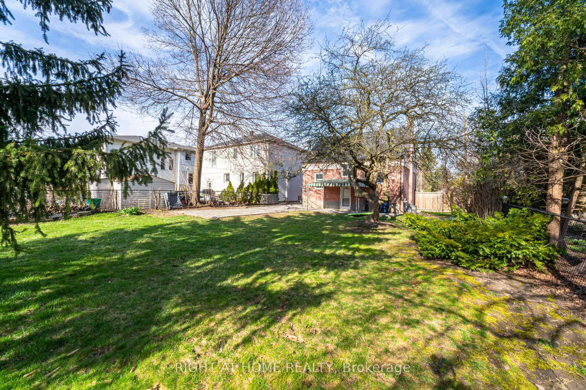 Photo 31 of 154 Martin Grove Road, Etobicoke, Islington-City Centre West — HOMEH