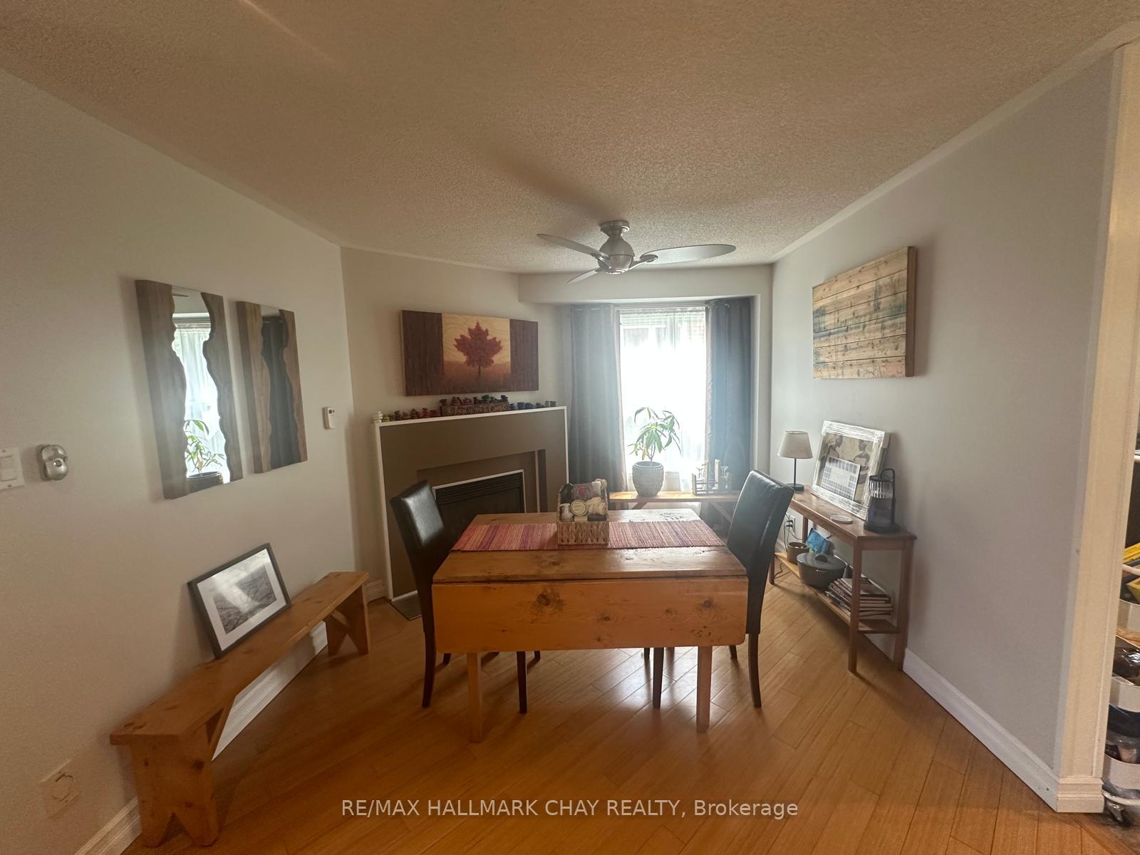Photo 5 of 10 Longman Drive, Barrie, Northwest — HOMEH