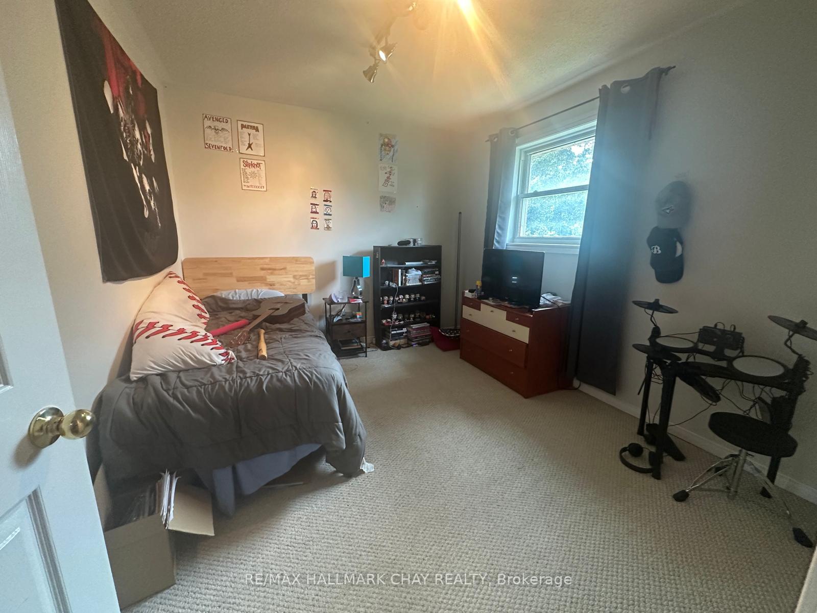 Photo 10 of 10 Longman Drive, Barrie, Northwest — HOMEH