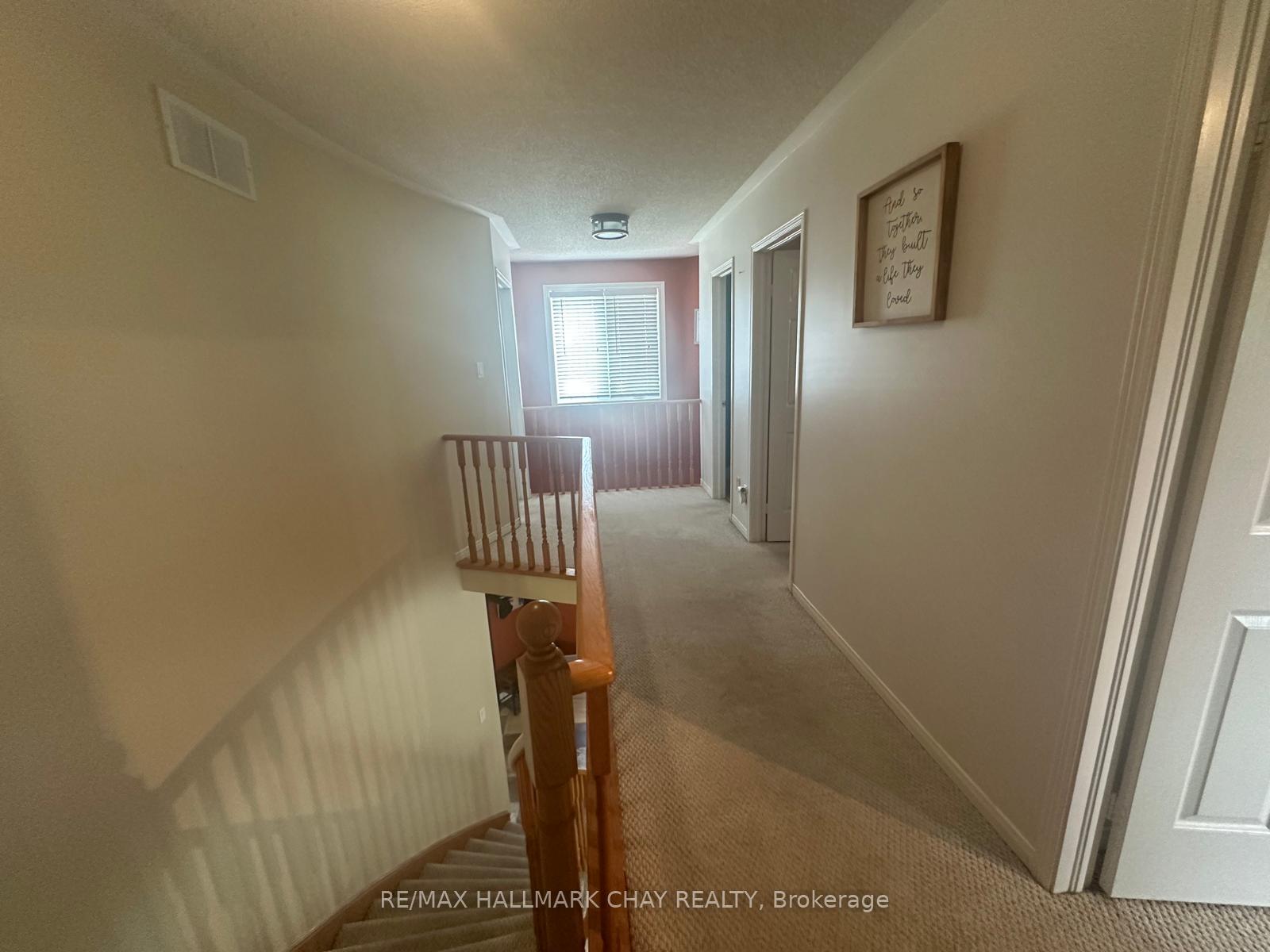 Photo 13 of 10 Longman Drive, Barrie, Northwest — HOMEH