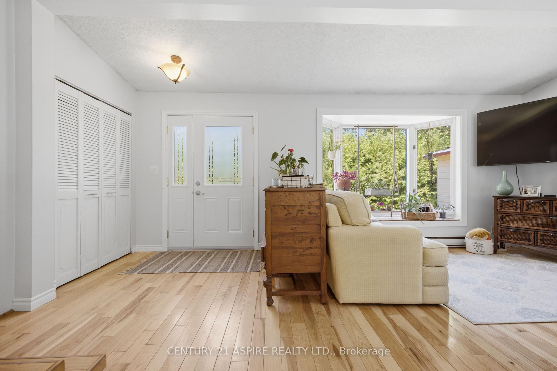 Photo 4 of 149 Brouse Road, Laurentian Hills, Laurentian Hills North — HOMEH