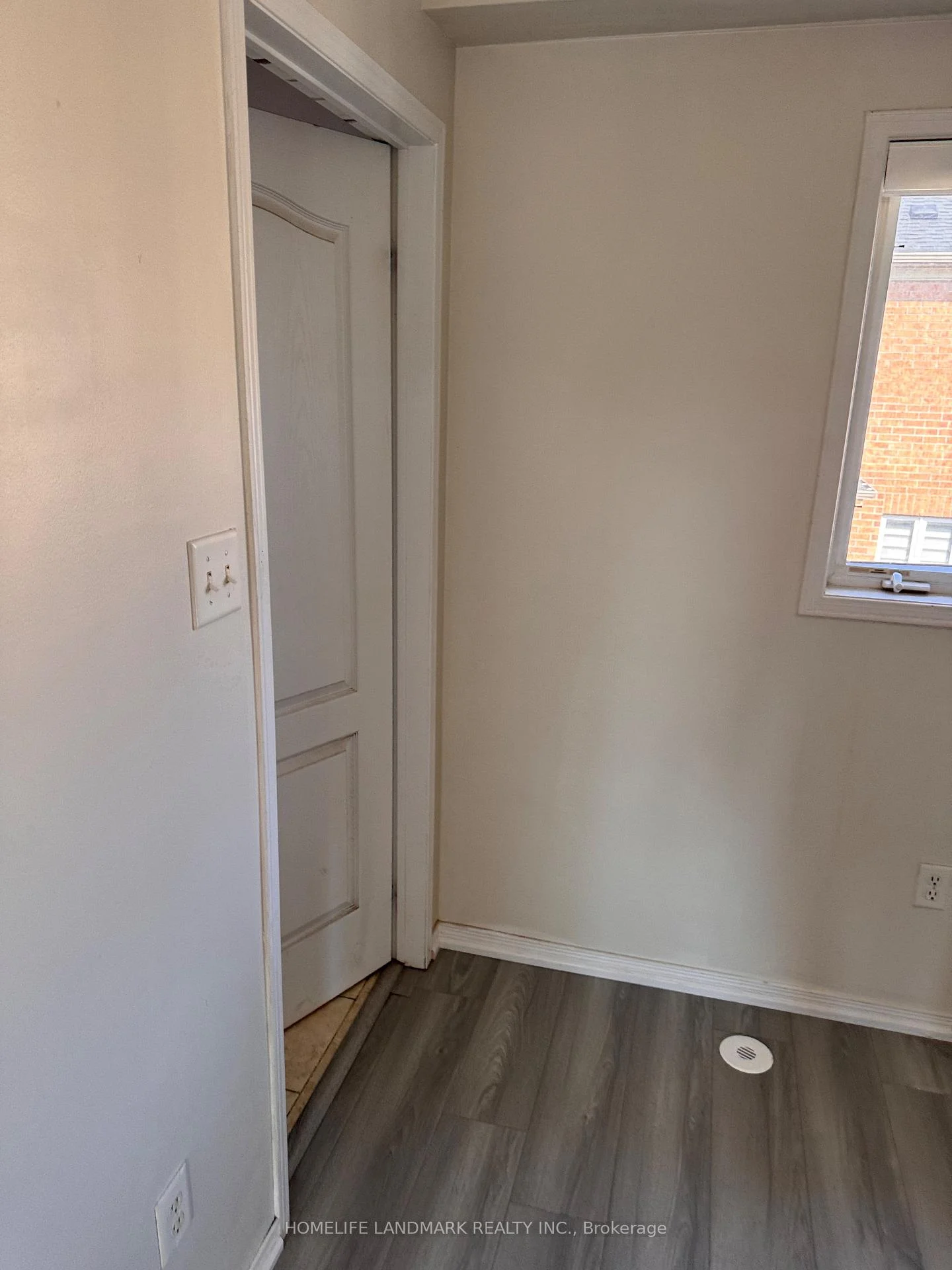 Photo 13 of 3 Oakmoor Lane, Markham, Cornell — HOMEH