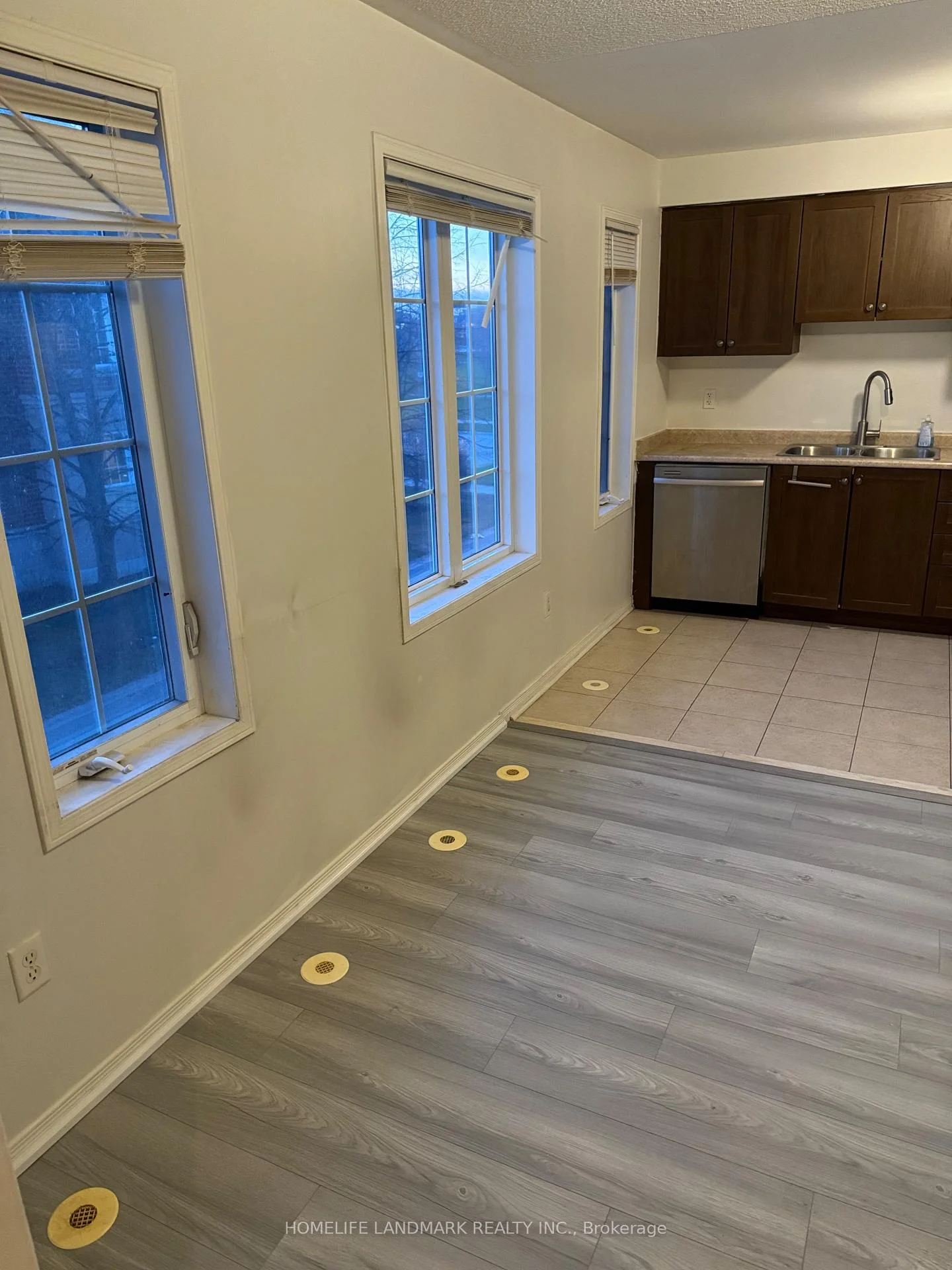 Photo 14 of 3 Oakmoor Lane, Markham, Cornell — HOMEH