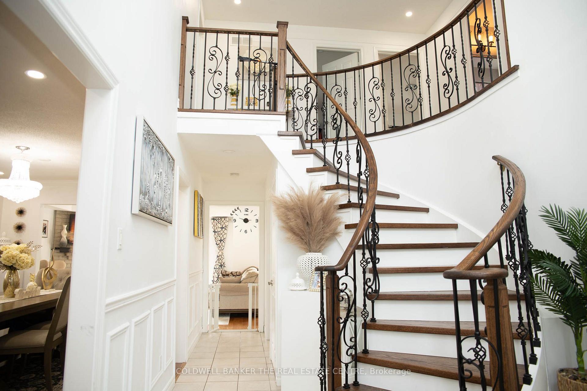Photo 5 of 497 Grove Street E, Barrie, Grove East — HOMEH
