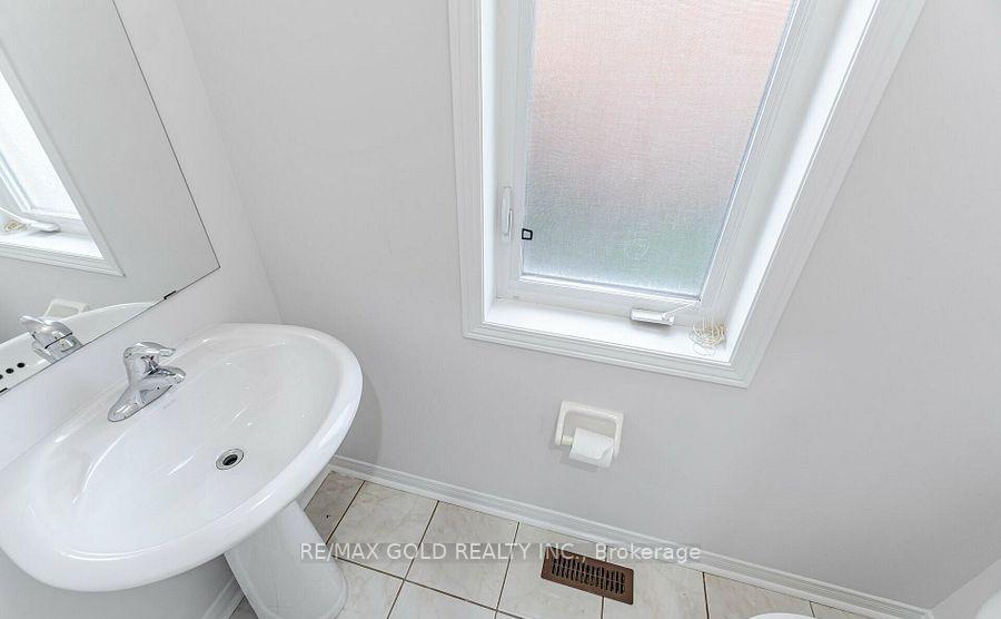 Photo 16 of 69 Portrush Trail, Brampton, Credit Valley — HOMEH