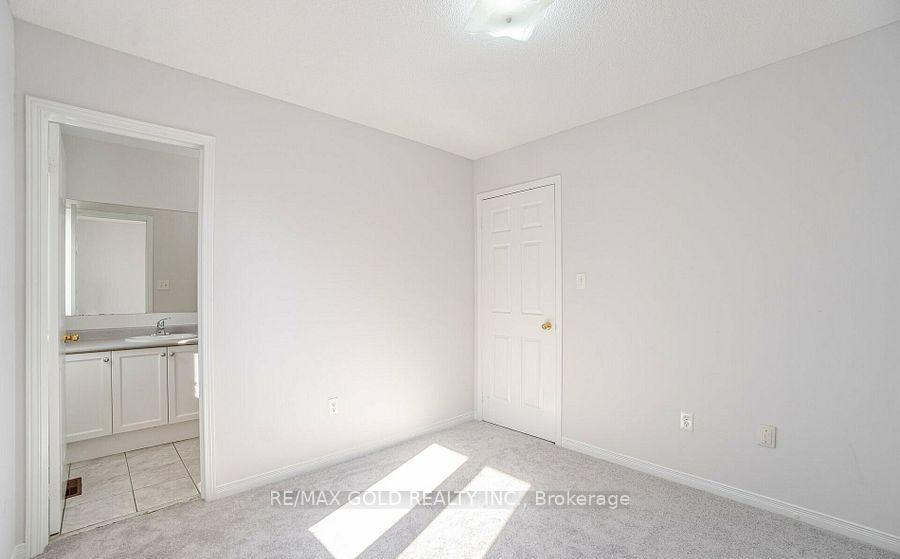 Photo 32 of 69 Portrush Trail, Brampton, Credit Valley — HOMEH