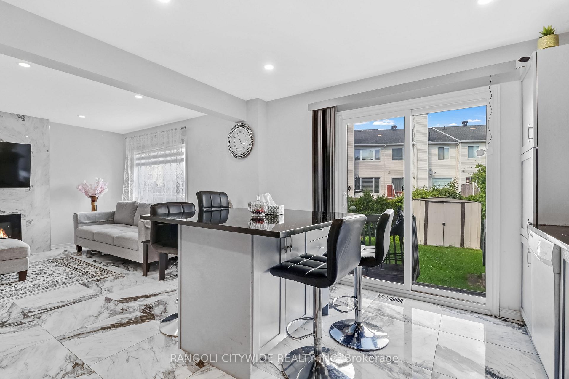 Photo 11 of 5962 Pineglade Crescent, Ottawa, Chapel Hill South - Orleans Village — HOMEH
