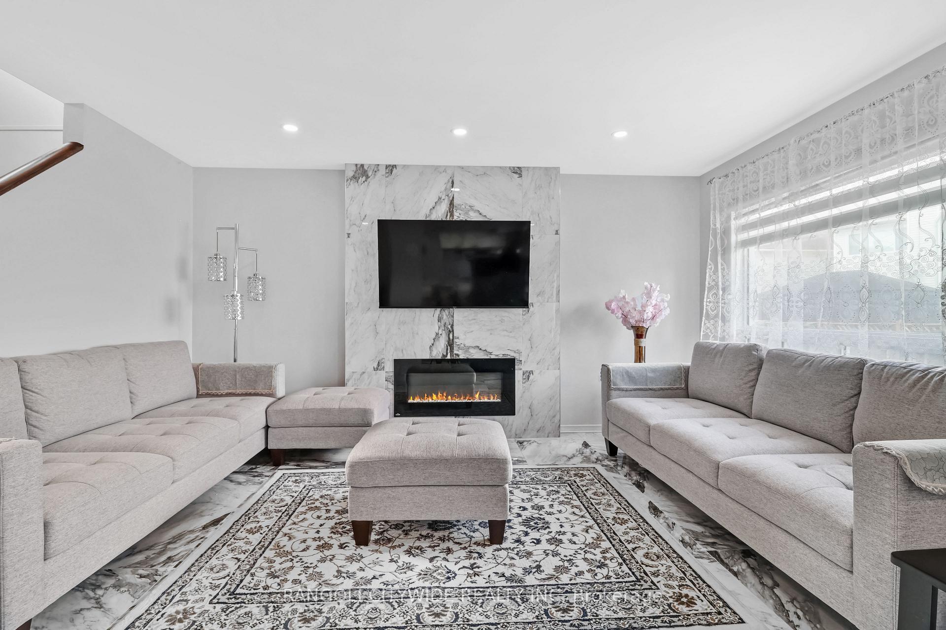 Photo 13 of 5962 Pineglade Crescent, Ottawa, Chapel Hill South - Orleans Village — HOMEH