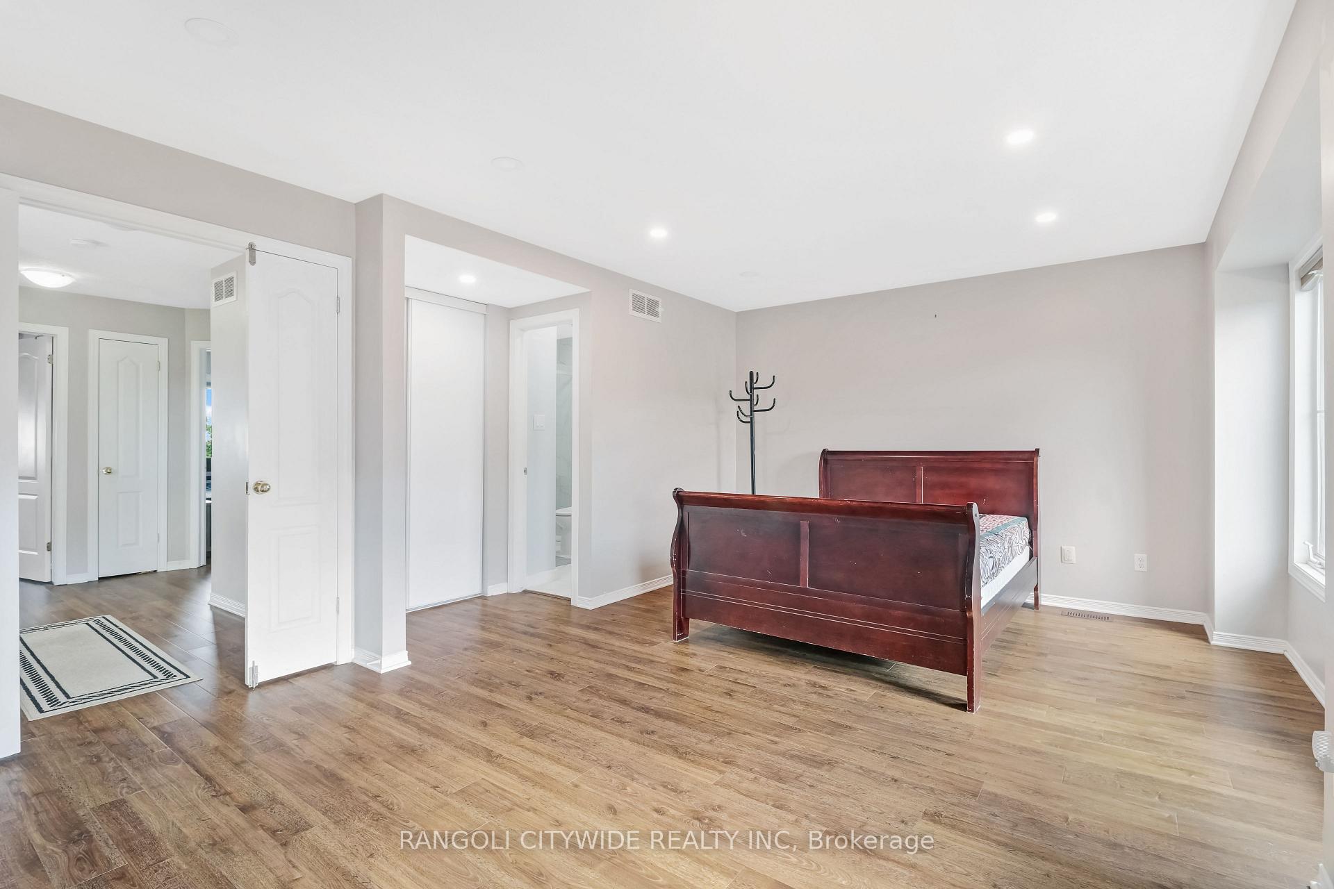 Photo 16 of 5962 Pineglade Crescent, Ottawa, Chapel Hill South - Orleans Village — HOMEH