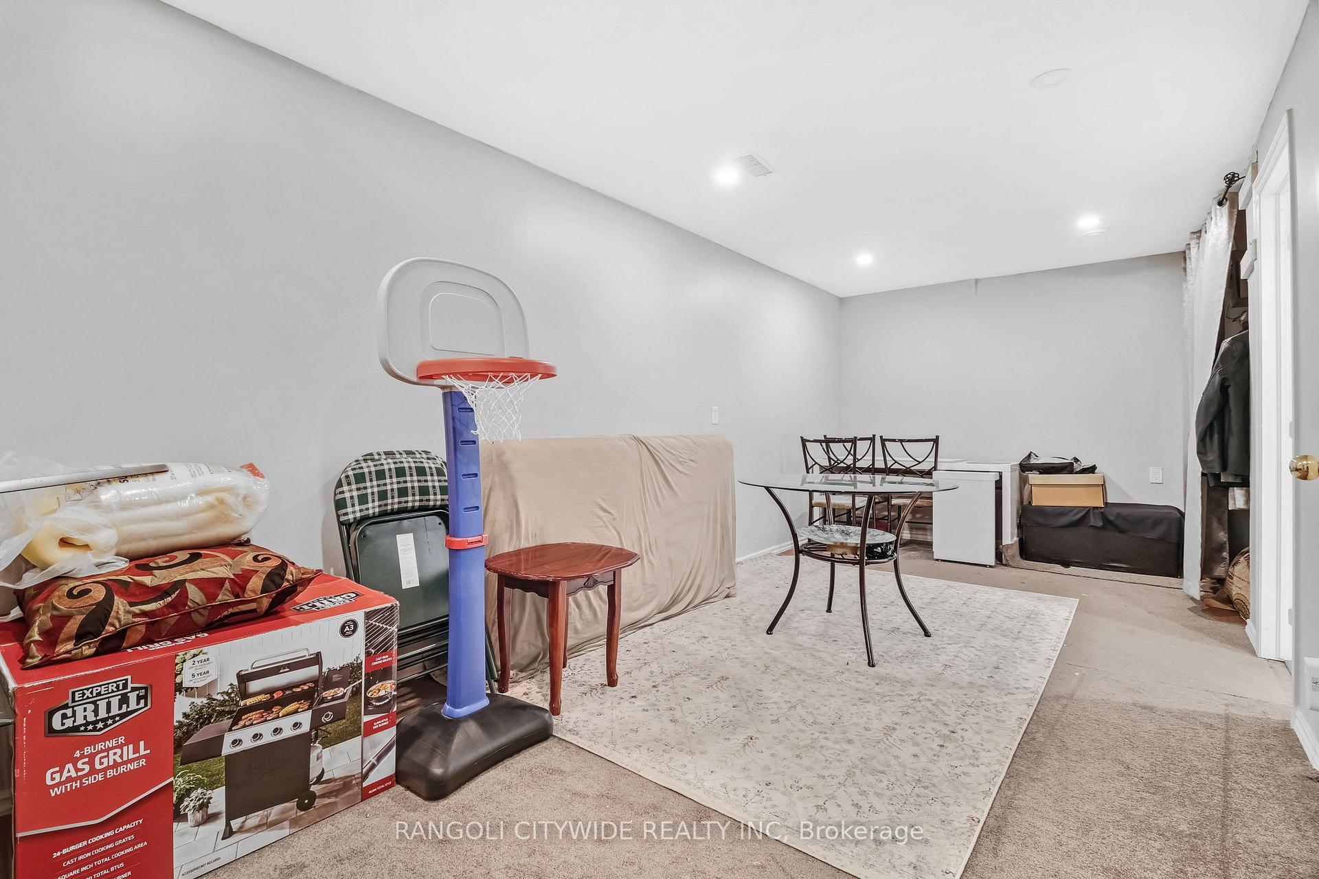 Photo 25 of 5962 Pineglade Crescent, Ottawa, Chapel Hill South - Orleans Village — HOMEH