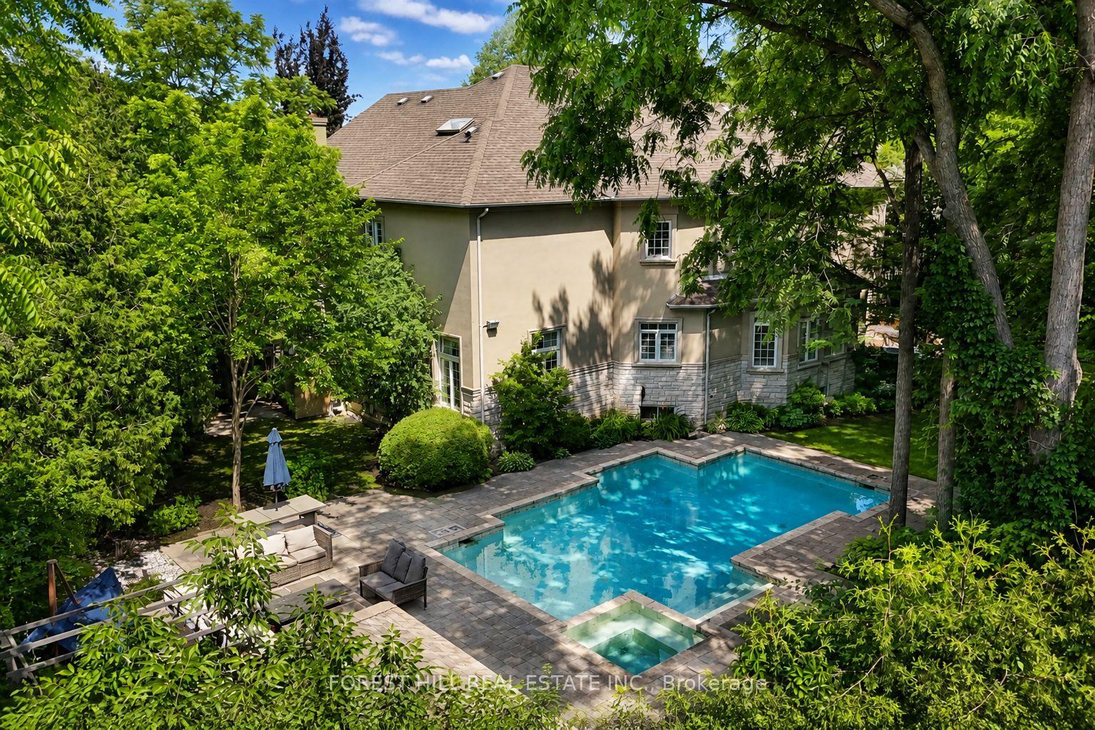 Photo 3 of 161 Renaissance Court, Vaughan, Beverley Glen — HOMEH