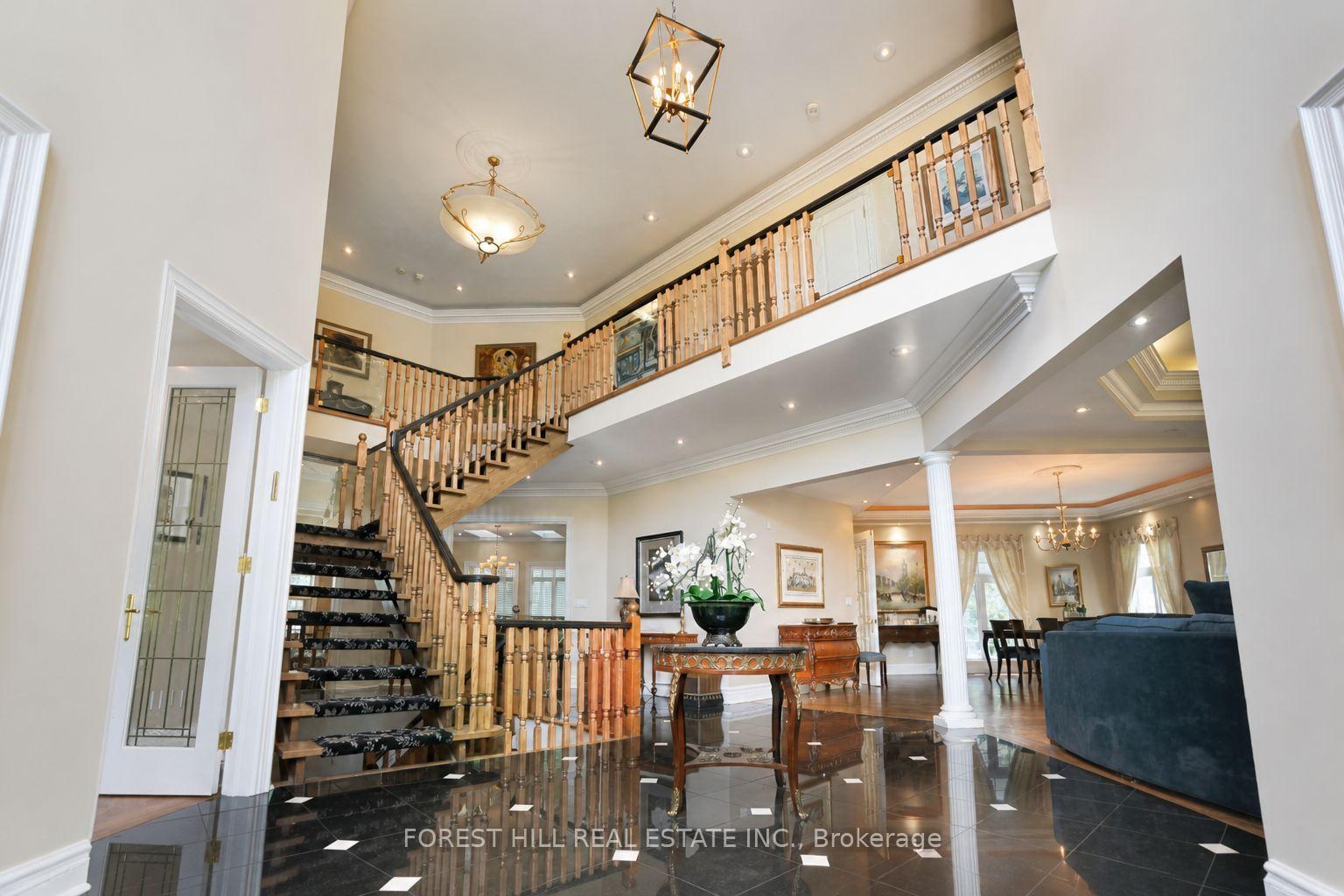 Photo 4 of 161 Renaissance Court, Vaughan, Beverley Glen — HOMEH