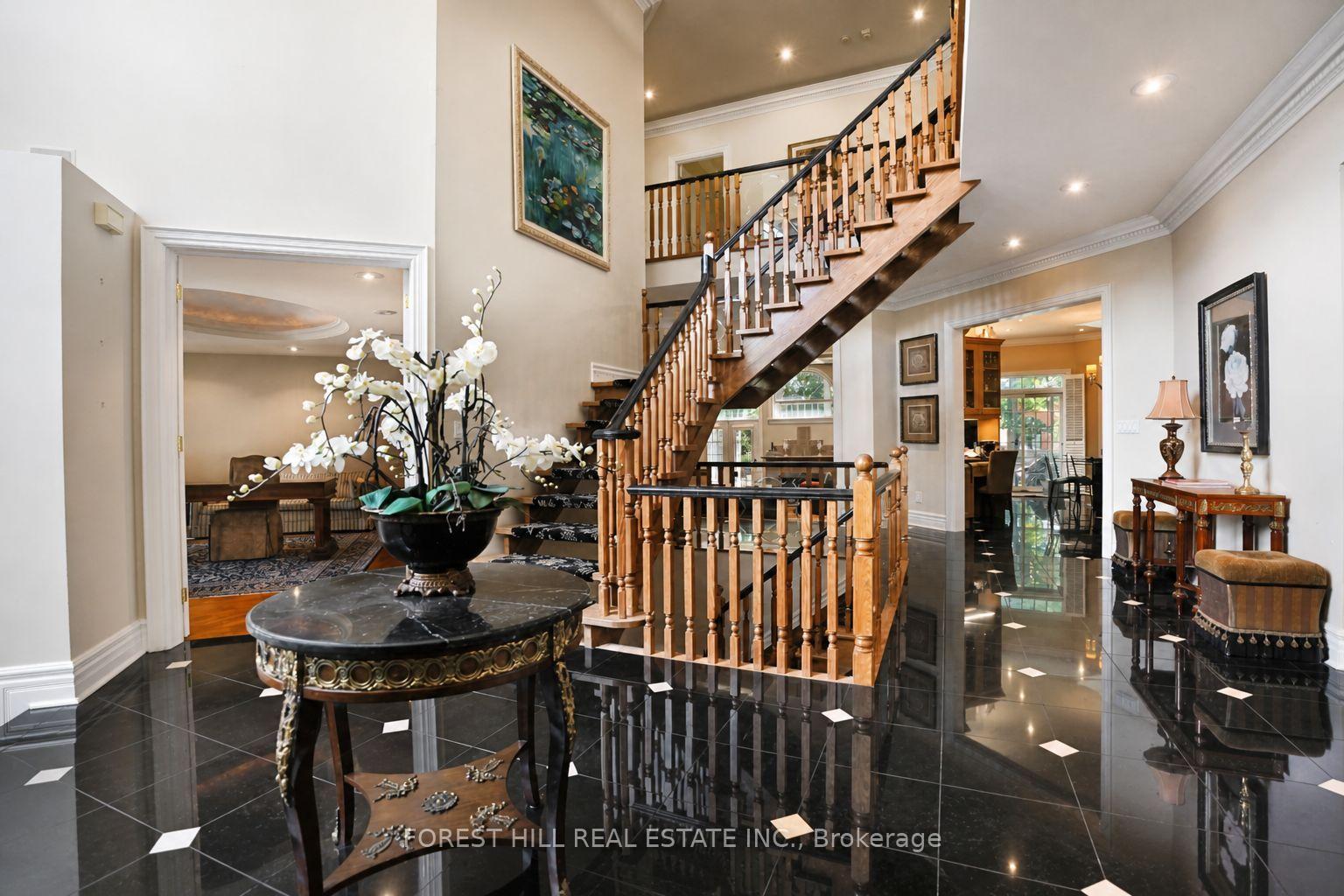 Photo 5 of 161 Renaissance Court, Vaughan, Beverley Glen — HOMEH