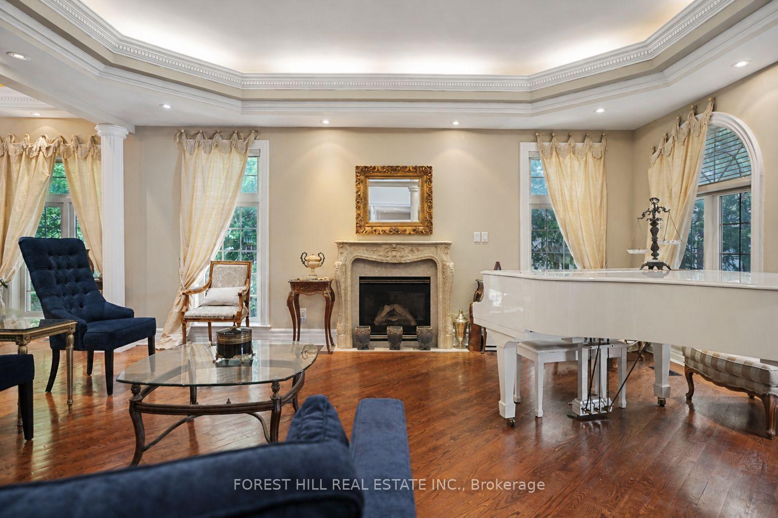 Photo 8 of 161 Renaissance Court, Vaughan, Beverley Glen — HOMEH