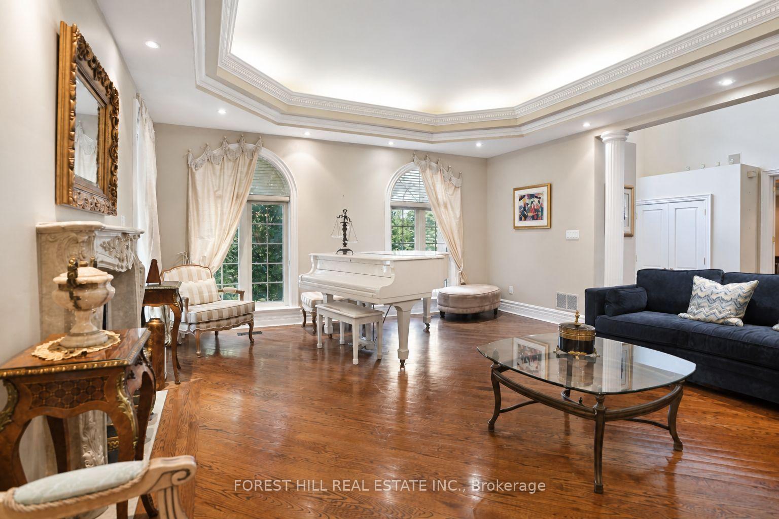 Photo 10 of 161 Renaissance Court, Vaughan, Beverley Glen — HOMEH