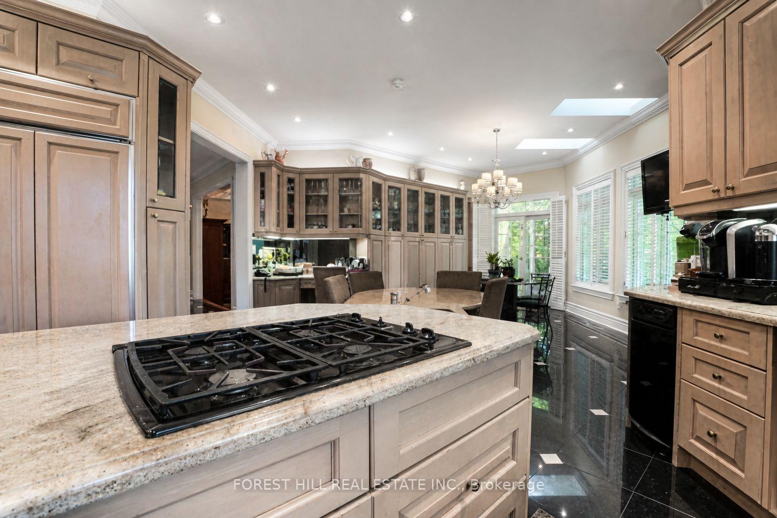 Photo 14 of 161 Renaissance Court, Vaughan, Beverley Glen — HOMEH