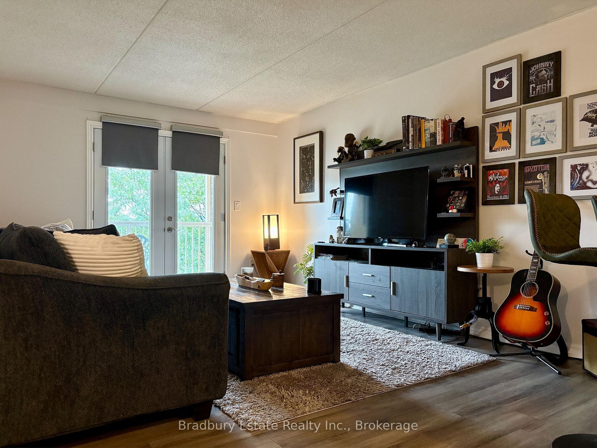 Photo 3 of Unit 308, 4450 Fairview Street, Burlington, Shoreacres — HOMEH