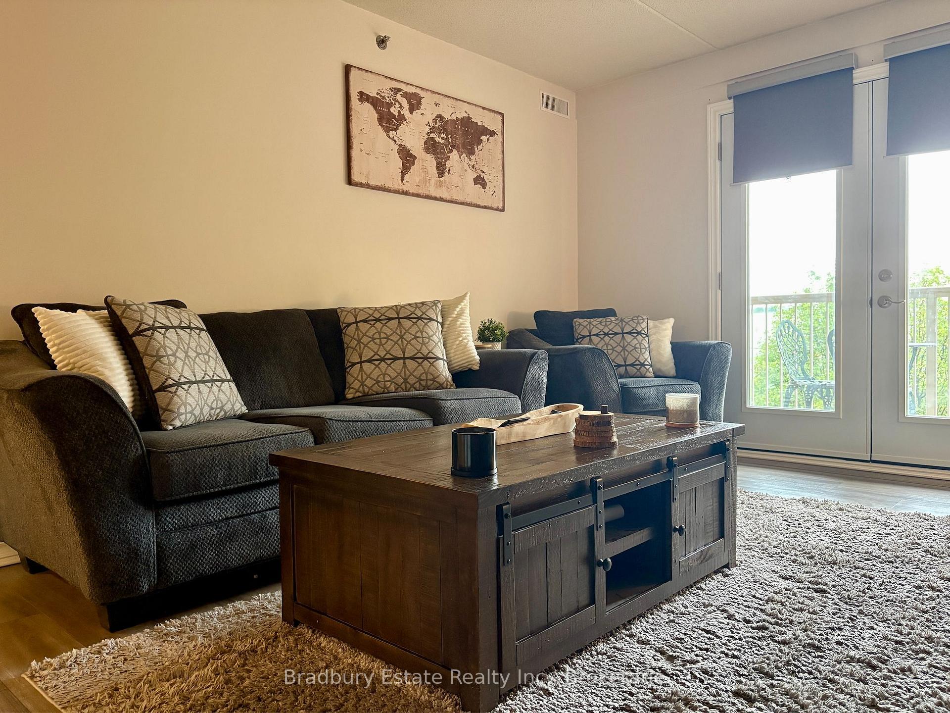 Photo 4 of Unit 308, 4450 Fairview Street, Burlington, Shoreacres — HOMEH