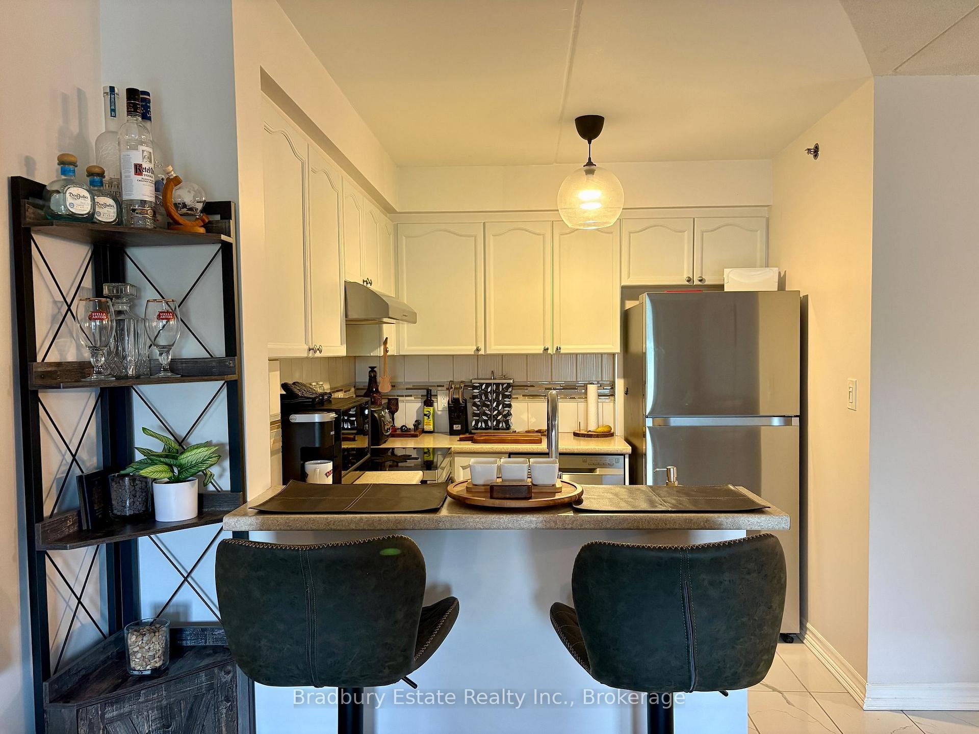 Photo 6 of Unit 308, 4450 Fairview Street, Burlington, Shoreacres — HOMEH