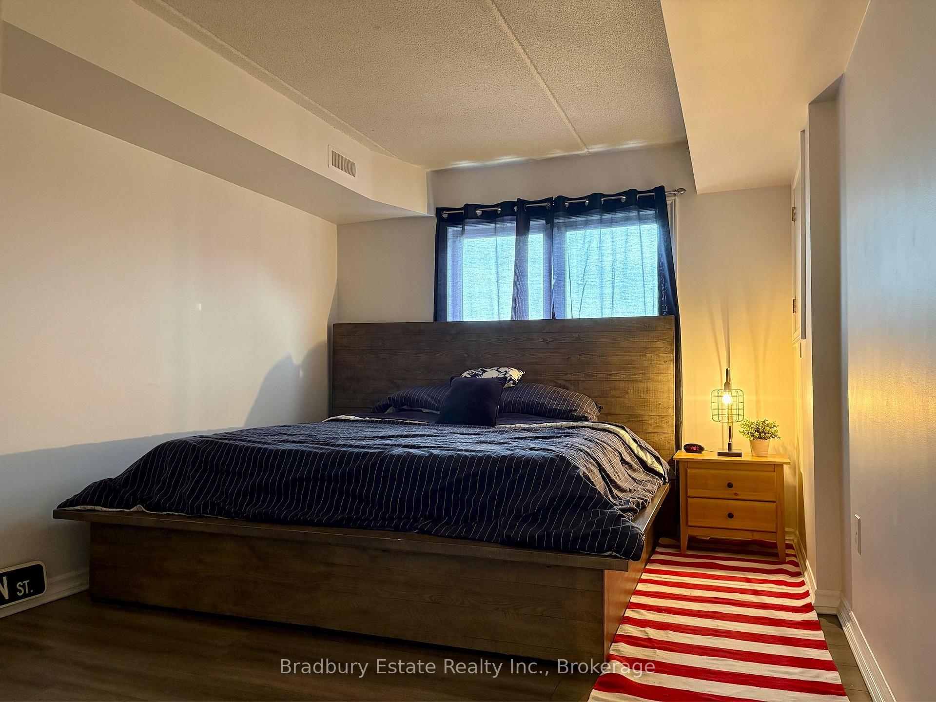 Photo 8 of Unit 308, 4450 Fairview Street, Burlington, Shoreacres — HOMEH