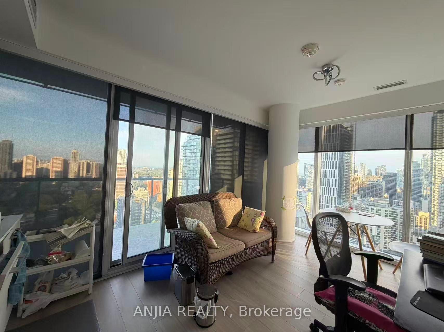 Photo 2 of Unit 2907, 3 Gloucester Street, Toronto, Church-Yonge Corridor — HOMEH