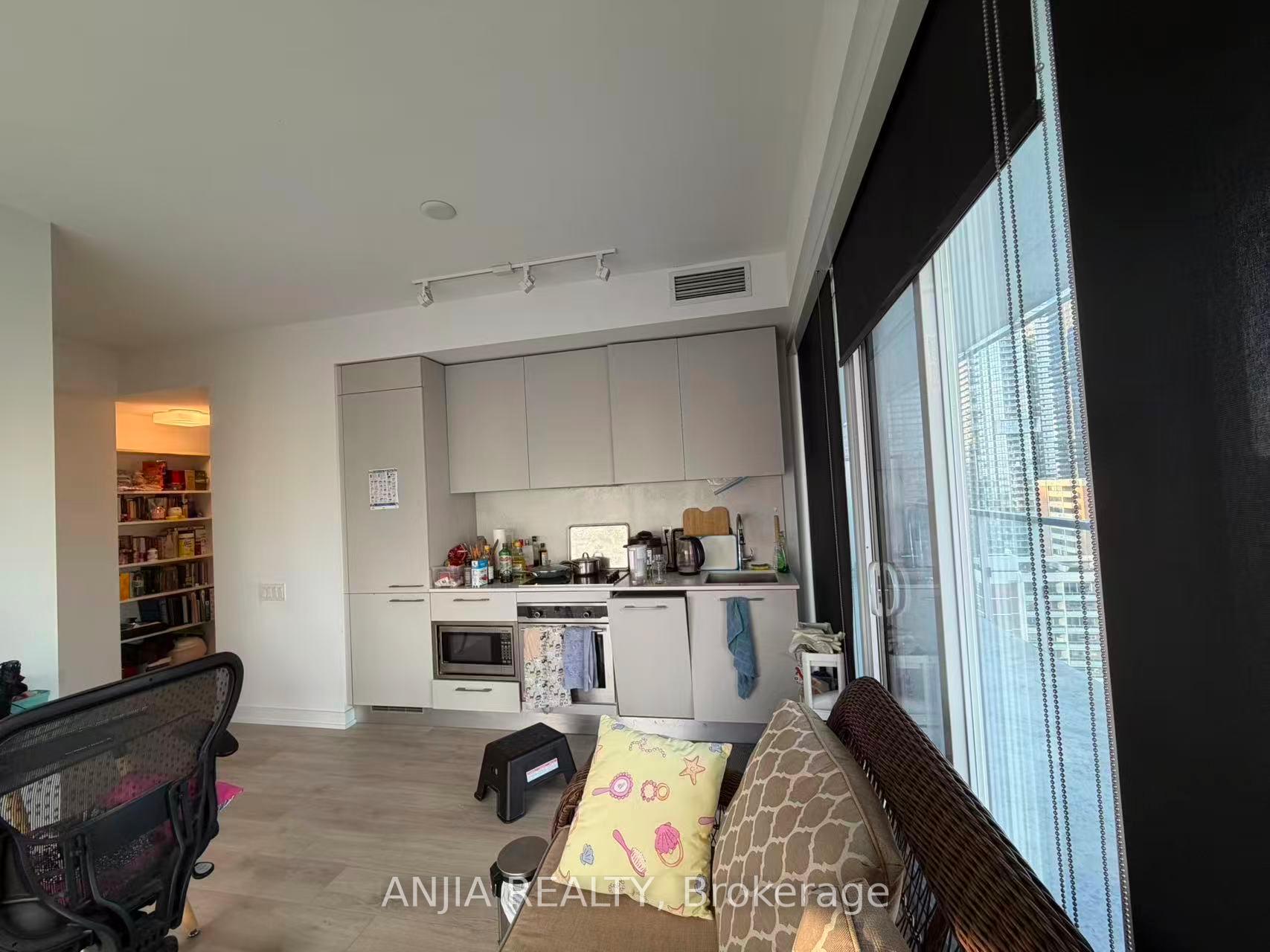 Photo 4 of Unit 2907, 3 Gloucester Street, Toronto, Church-Yonge Corridor — HOMEH