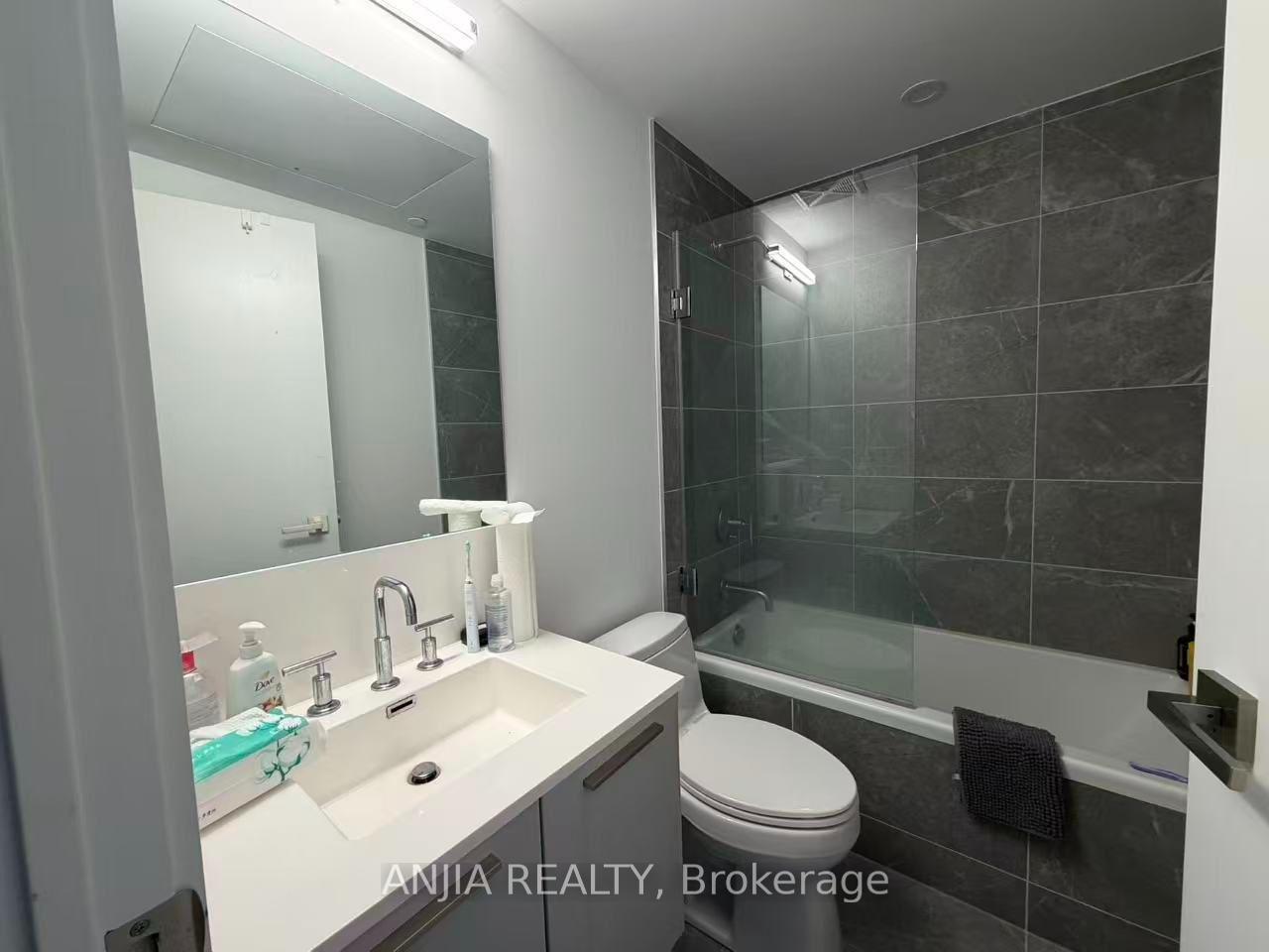 Photo 7 of Unit 2907, 3 Gloucester Street, Toronto, Church-Yonge Corridor — HOMEH