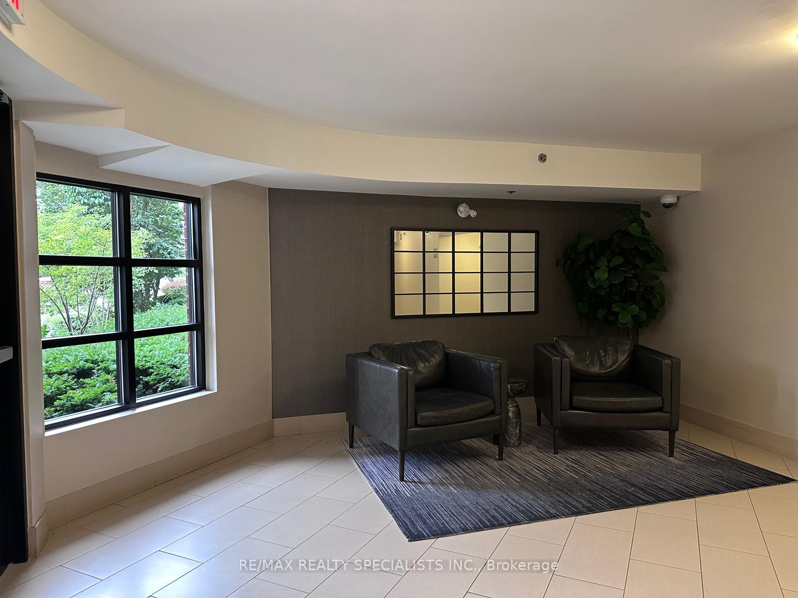 Photo 4 of Unit 319, 3070 Rotary Way, Burlington, Alton — HOMEH