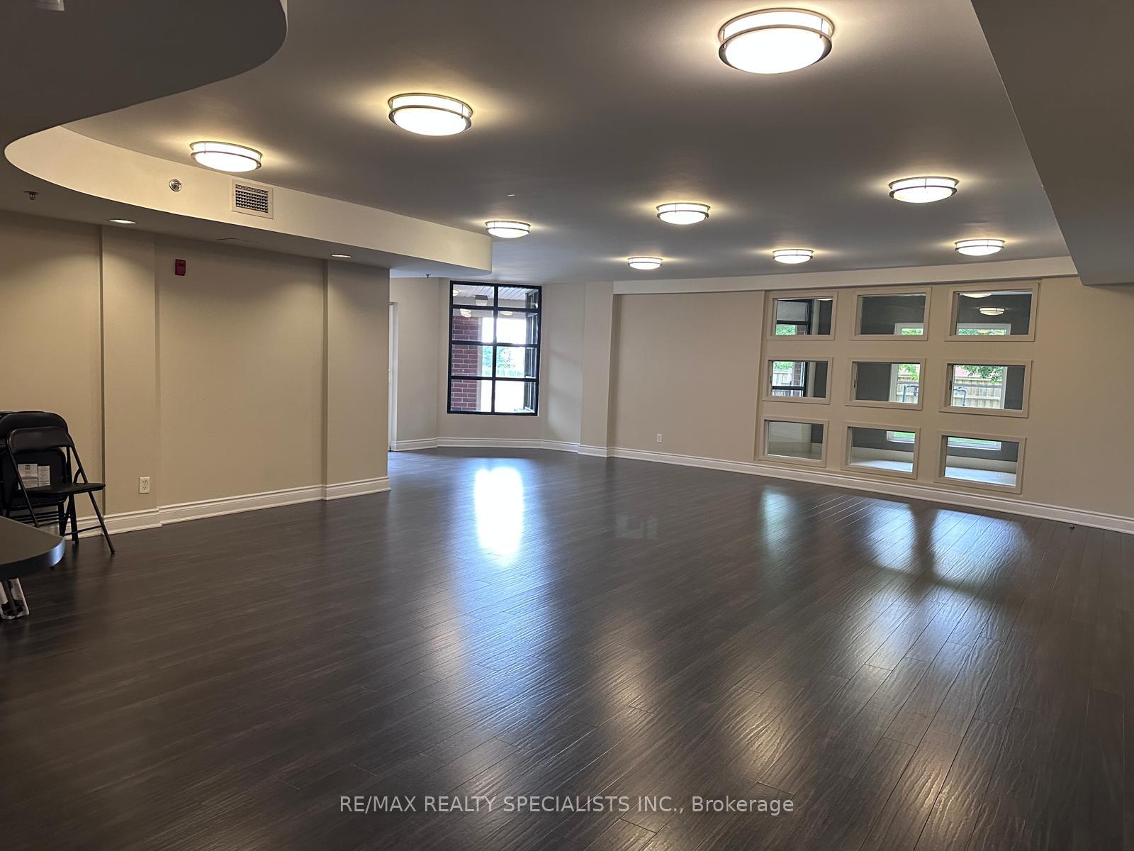 Photo 5 of Unit 319, 3070 Rotary Way, Burlington, Alton — HOMEH