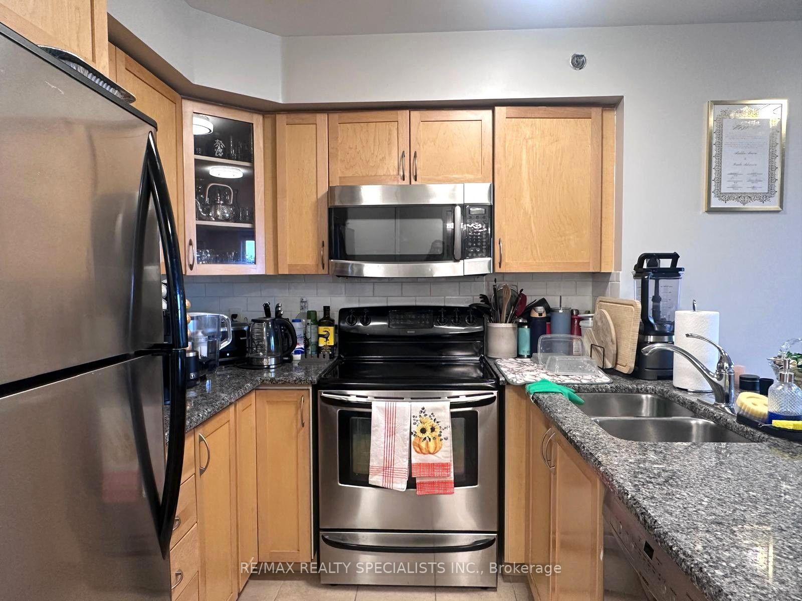 Photo 11 of Unit 319, 3070 Rotary Way, Burlington, Alton — HOMEH
