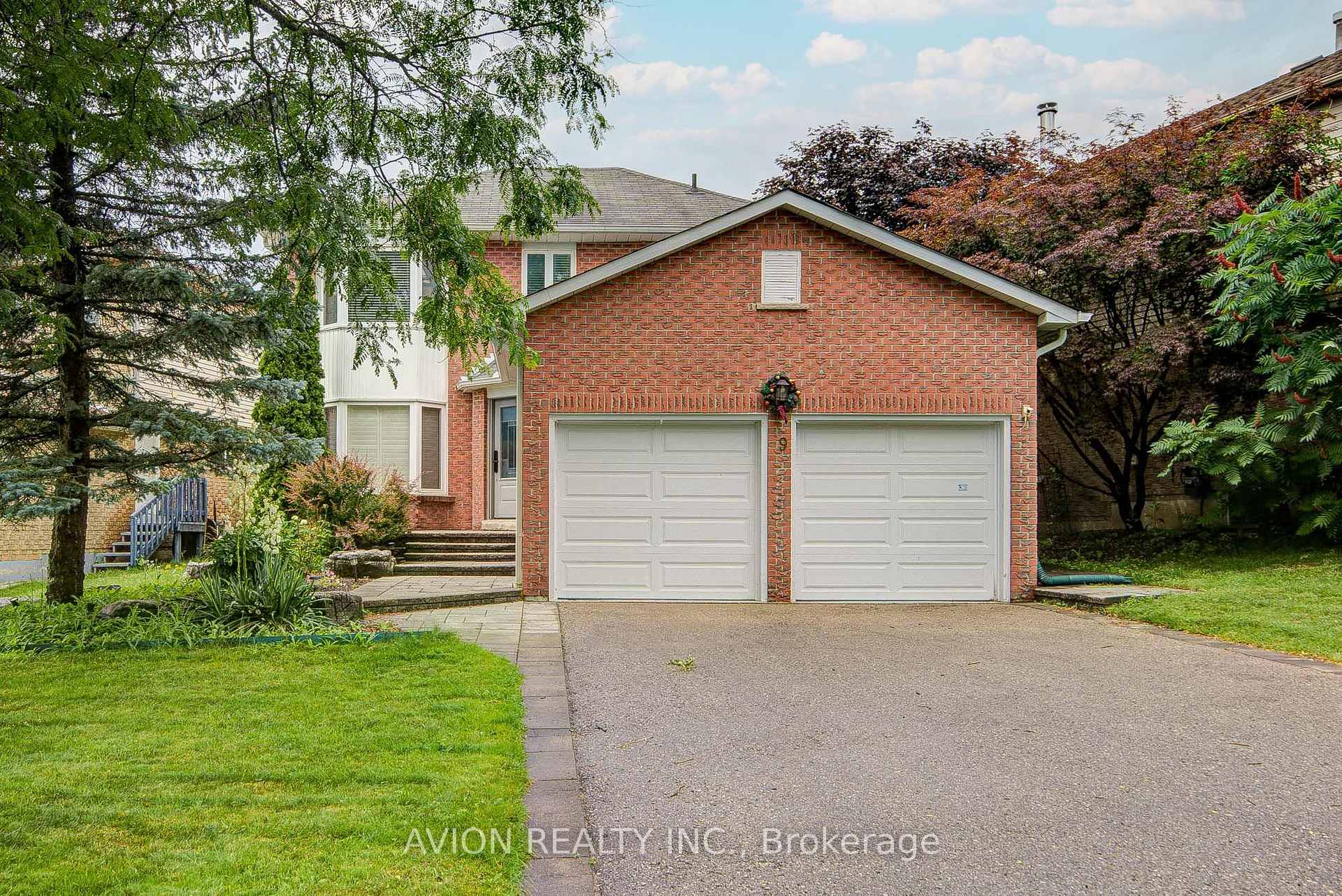 Photo 1 of 9 Falan Heights Crescent, Aurora, Aurora Heights — HOMEH