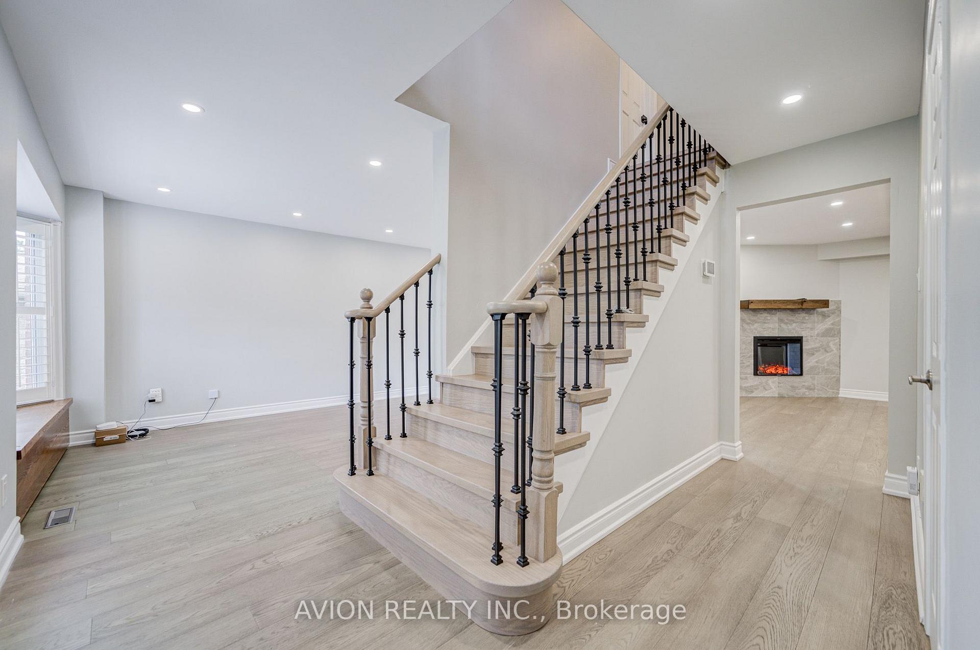 Photo 5 of 9 Falan Heights Crescent, Aurora, Aurora Heights — HOMEH