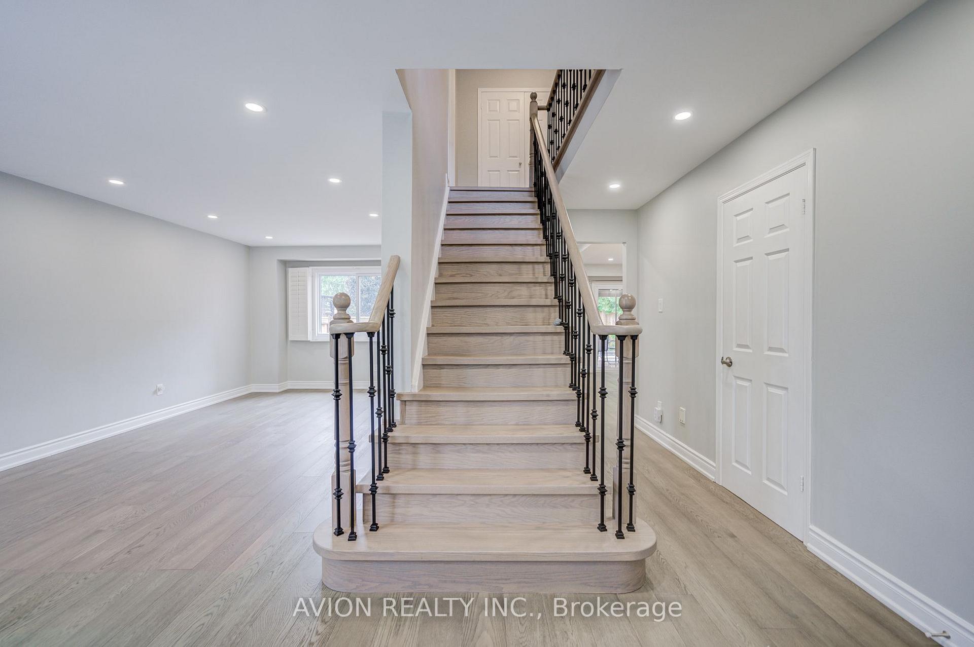 Photo 6 of 9 Falan Heights Crescent, Aurora, Aurora Heights — HOMEH