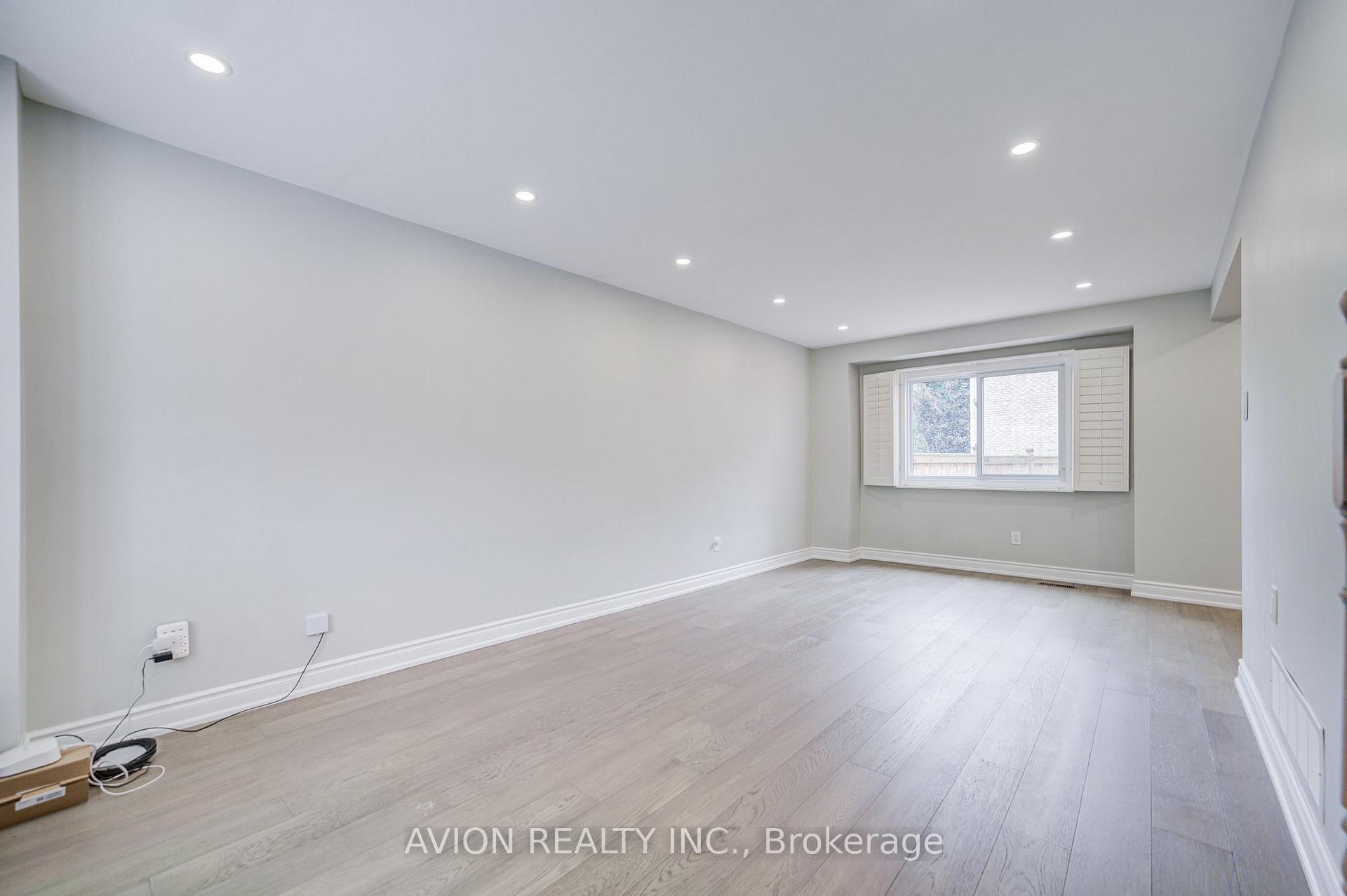 Photo 7 of 9 Falan Heights Crescent, Aurora, Aurora Heights — HOMEH