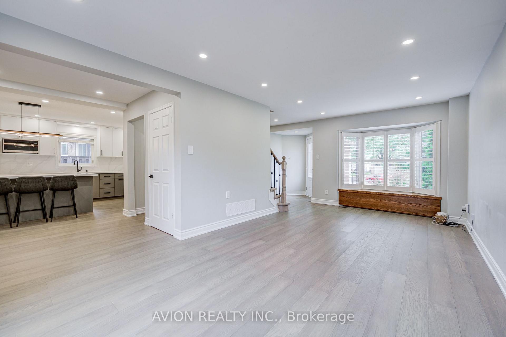 Photo 9 of 9 Falan Heights Crescent, Aurora, Aurora Heights — HOMEH