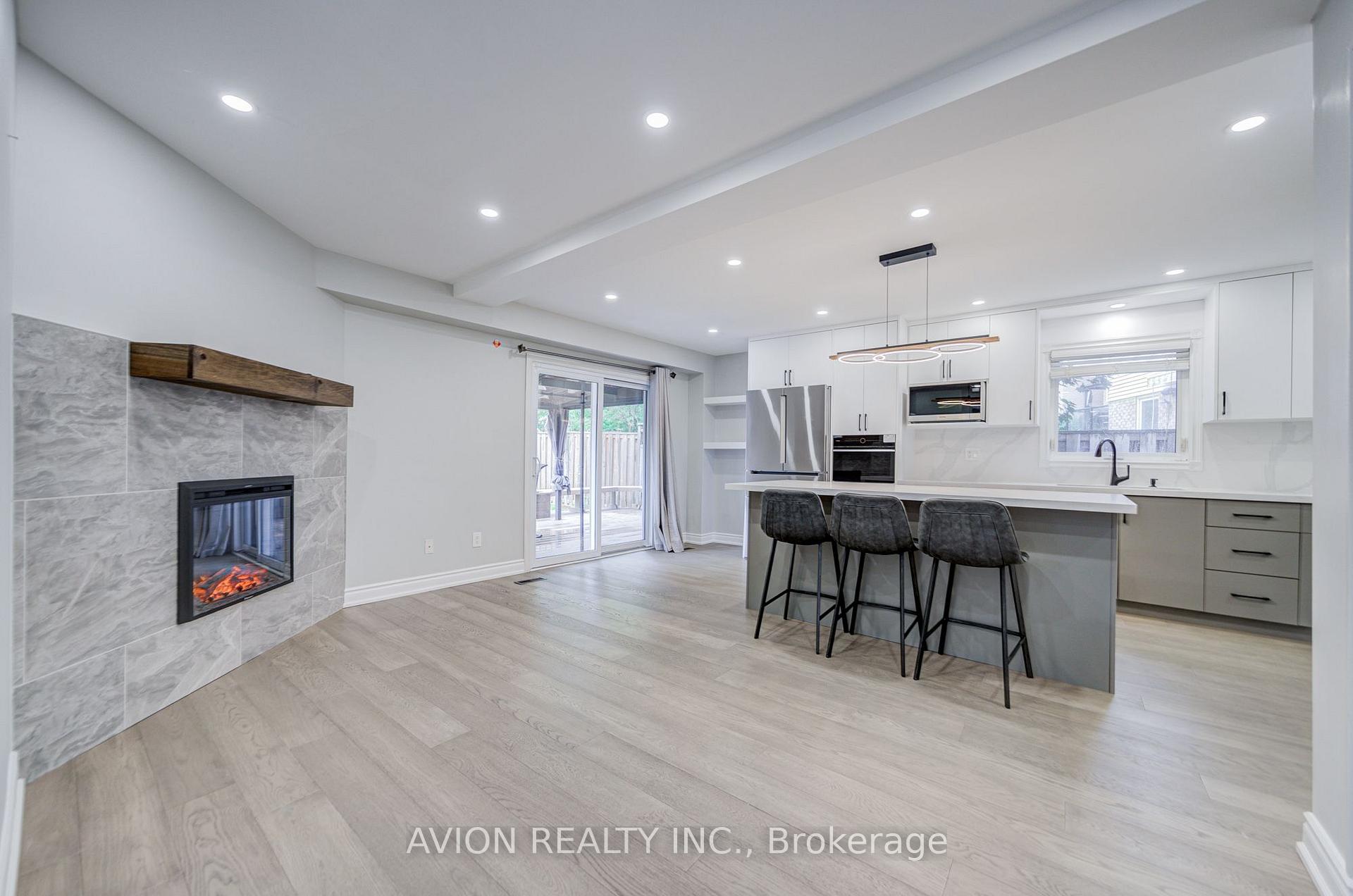 Photo 11 of 9 Falan Heights Crescent, Aurora, Aurora Heights — HOMEH