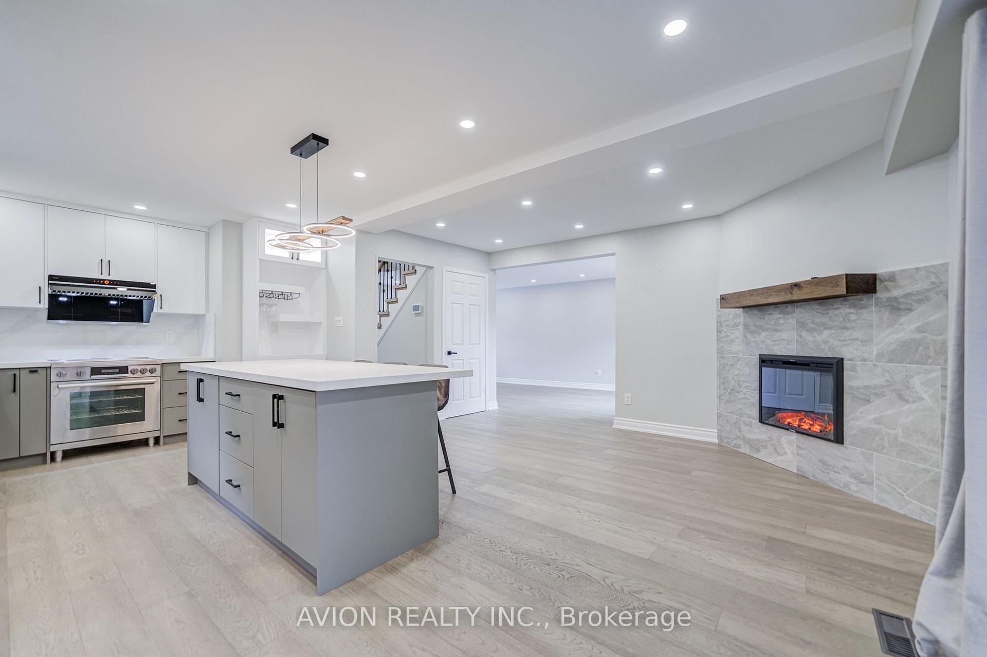 Photo 12 of 9 Falan Heights Crescent, Aurora, Aurora Heights — HOMEH