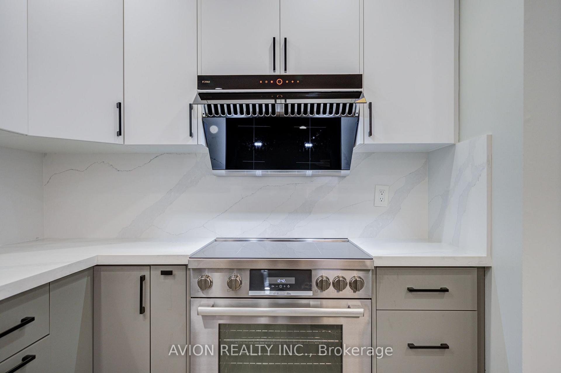 Photo 17 of 9 Falan Heights Crescent, Aurora, Aurora Heights — HOMEH