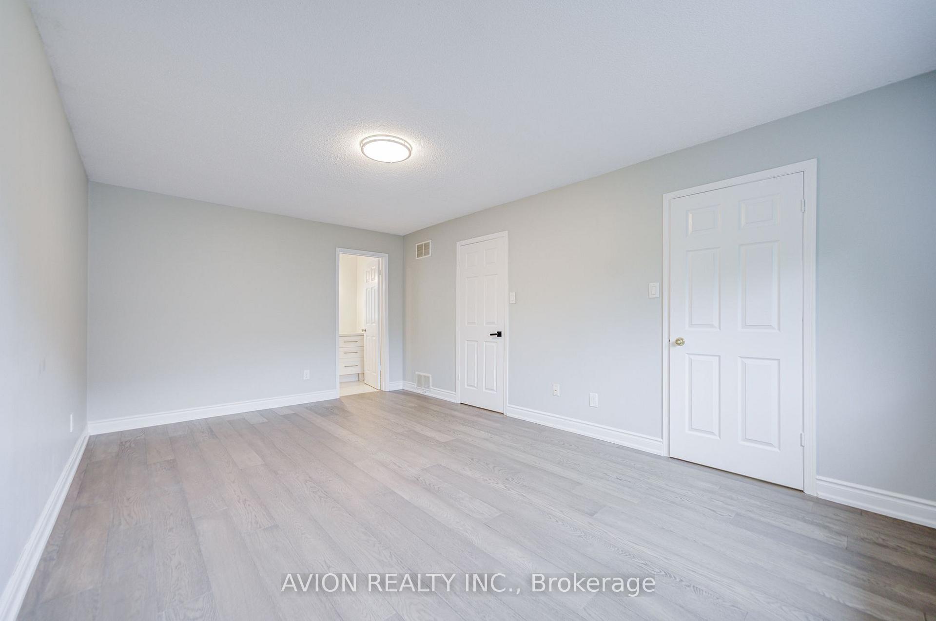 Photo 22 of 9 Falan Heights Crescent, Aurora, Aurora Heights — HOMEH