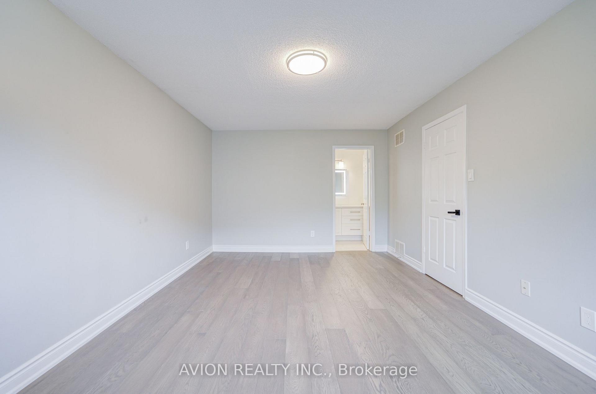 Photo 23 of 9 Falan Heights Crescent, Aurora, Aurora Heights — HOMEH