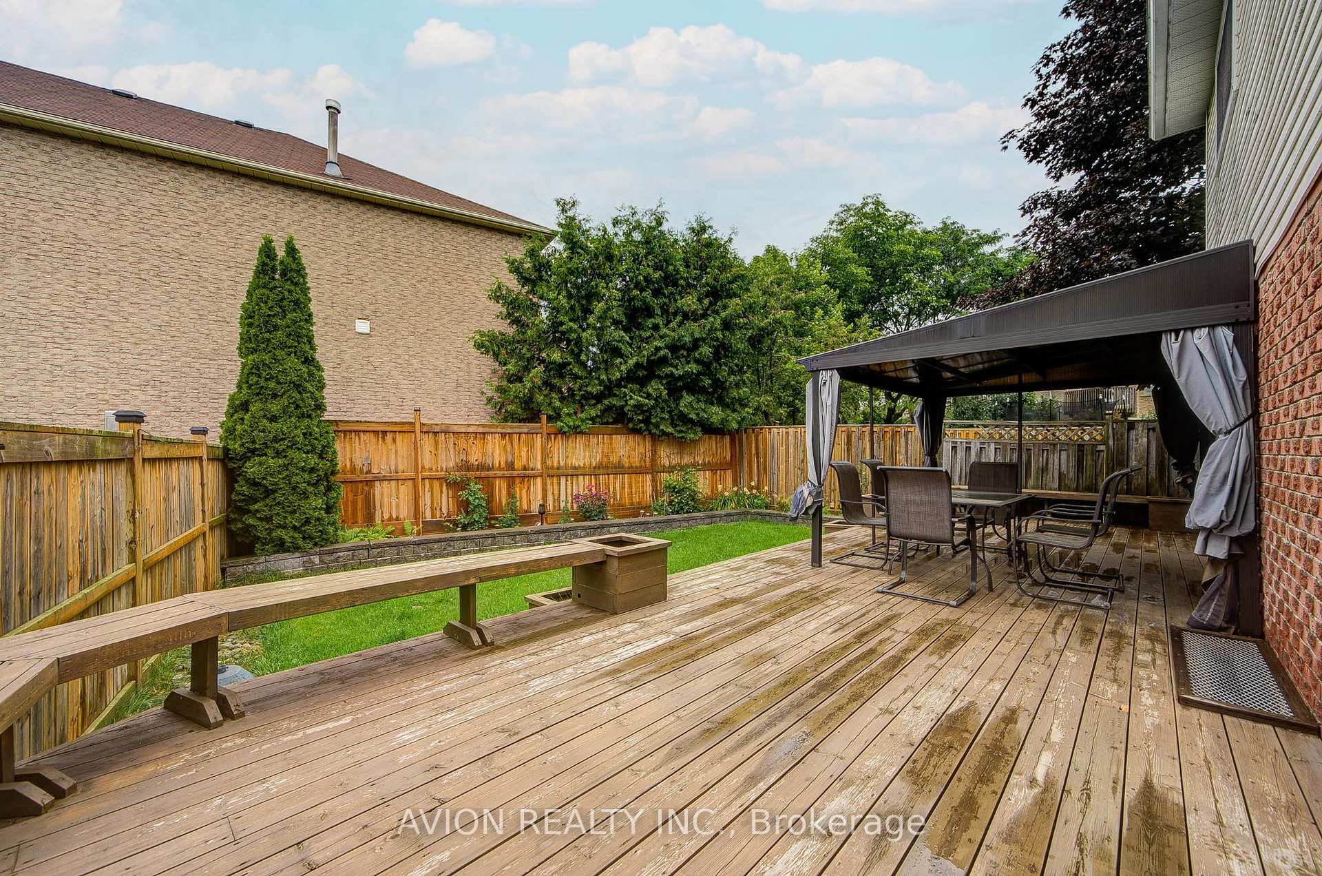 Photo 31 of 9 Falan Heights Crescent, Aurora, Aurora Heights — HOMEH