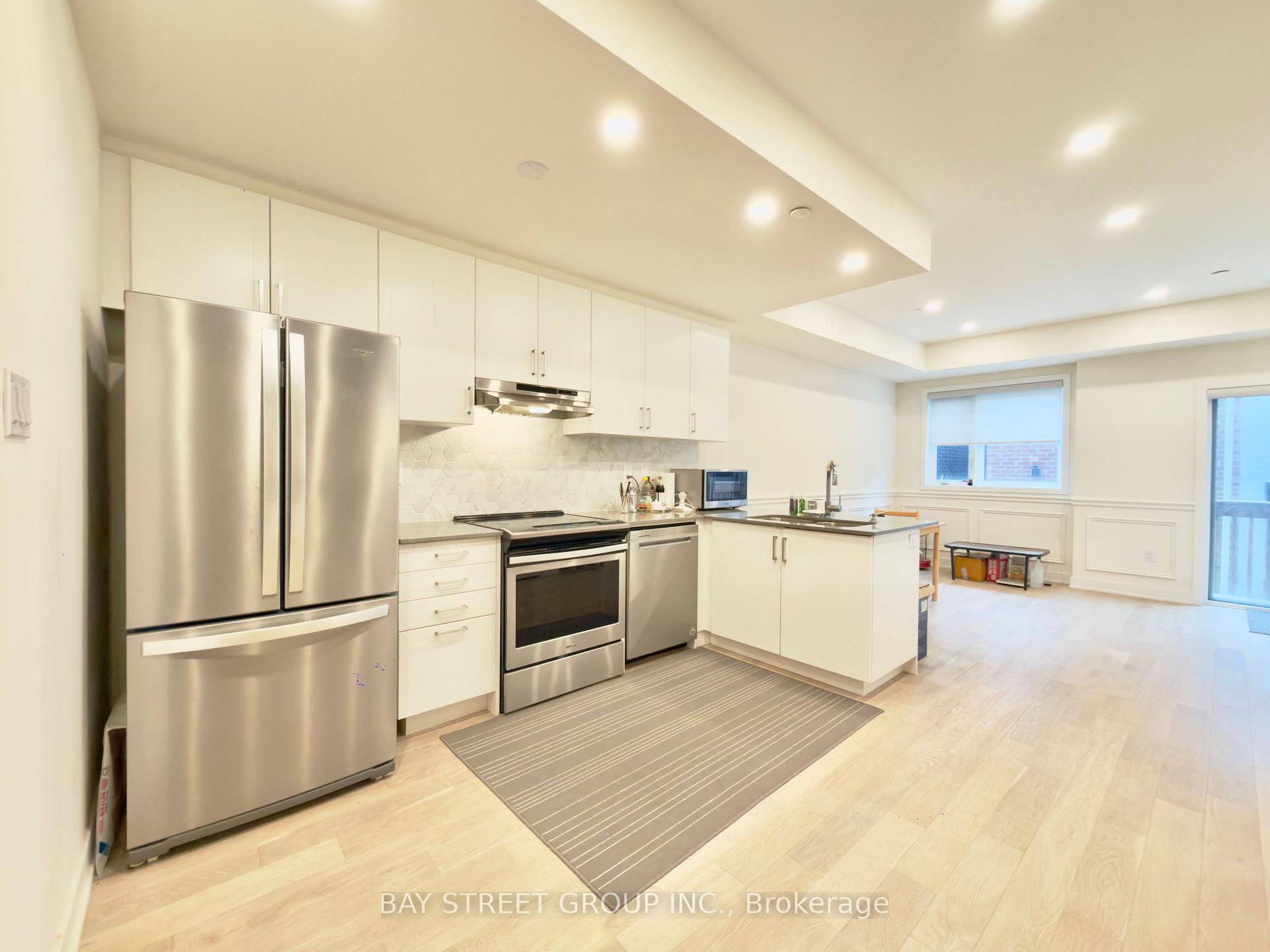 Photo 5 of 26 William Duncan Road, North York, Downsview-Roding-CFB — HOMEH