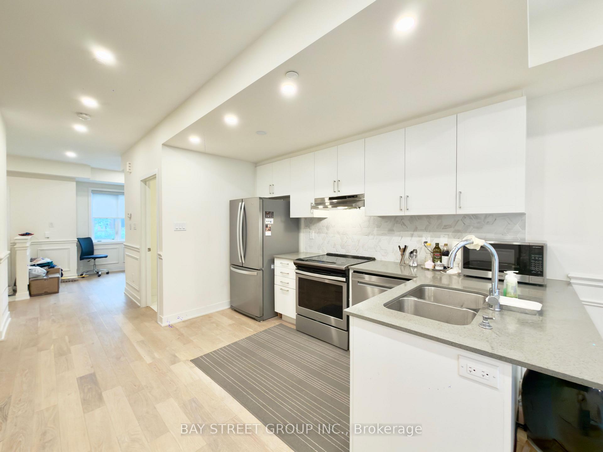 Photo 6 of 26 William Duncan Road, North York, Downsview-Roding-CFB — HOMEH