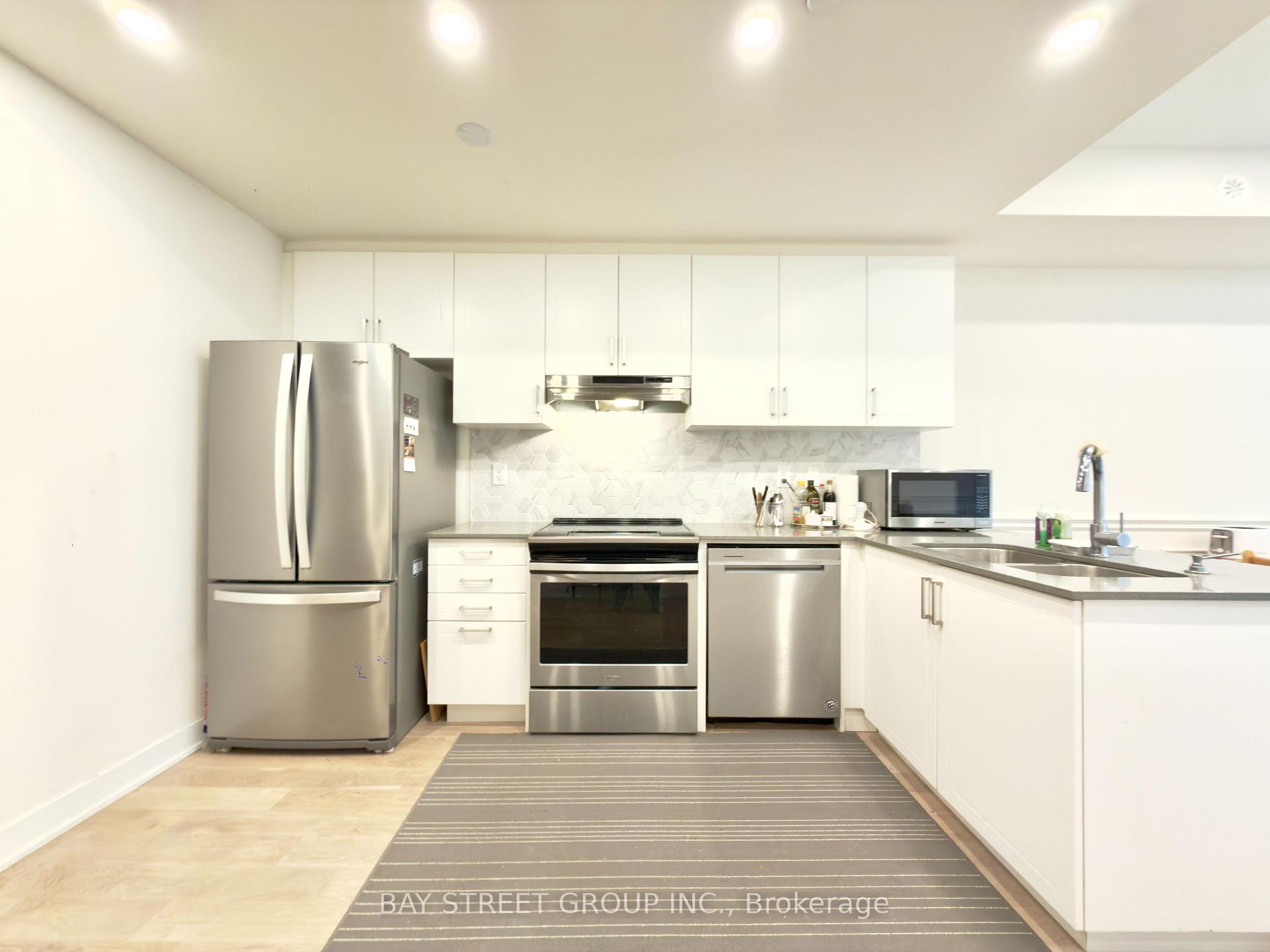 Photo 9 of 26 William Duncan Road, North York, Downsview-Roding-CFB — HOMEH