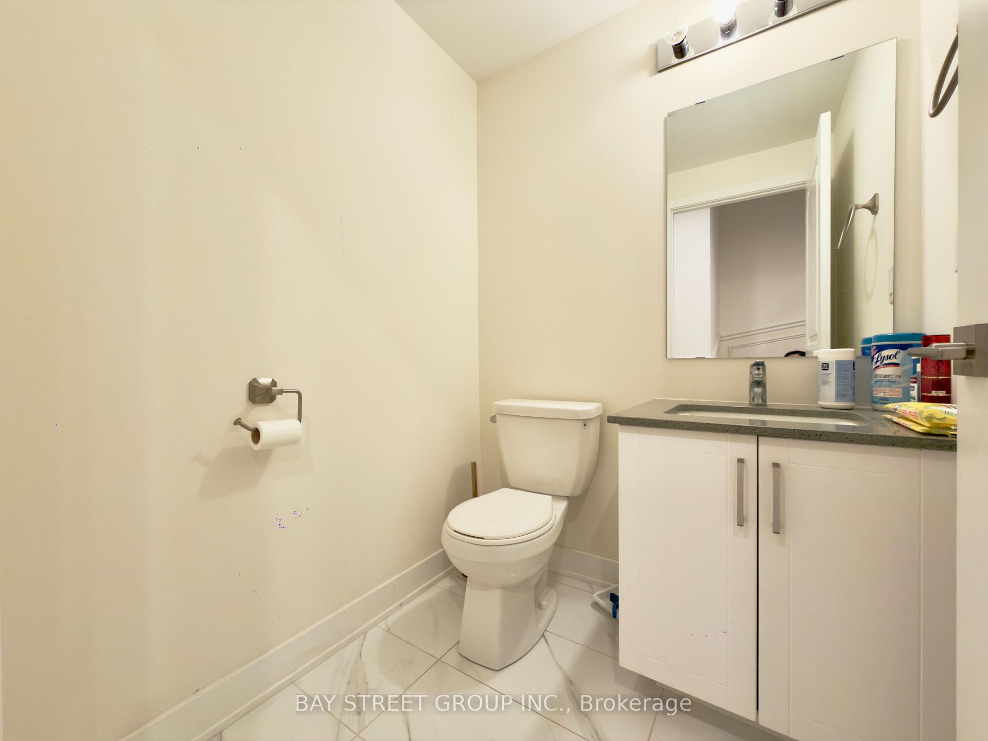 Photo 10 of 26 William Duncan Road, North York, Downsview-Roding-CFB — HOMEH
