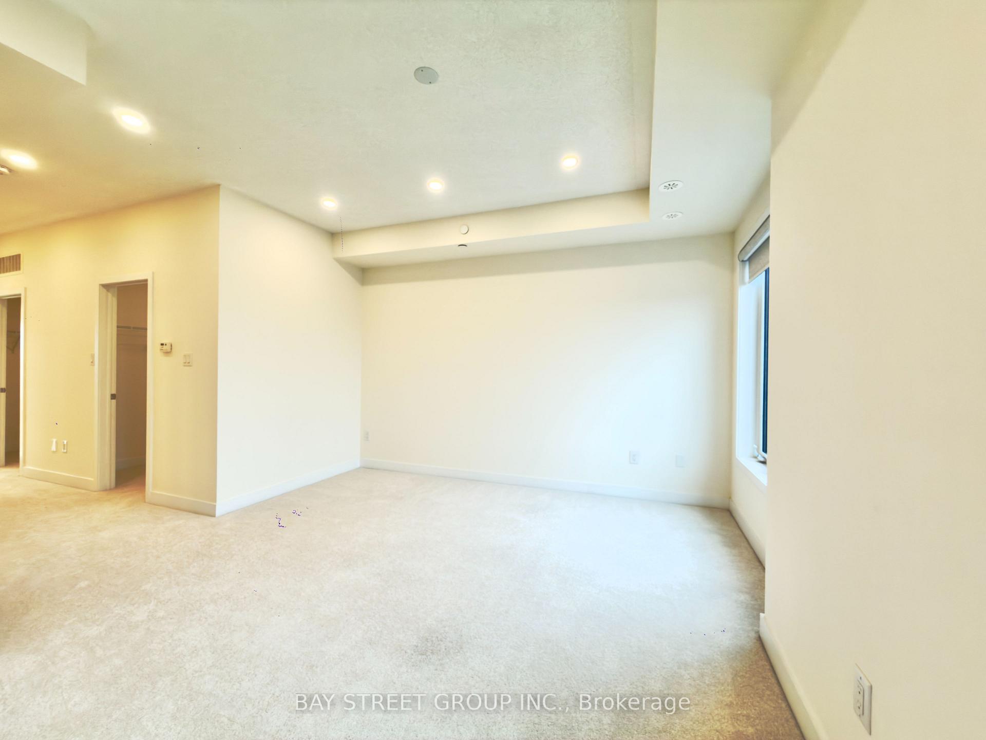Photo 24 of 26 William Duncan Road, North York, Downsview-Roding-CFB — HOMEH